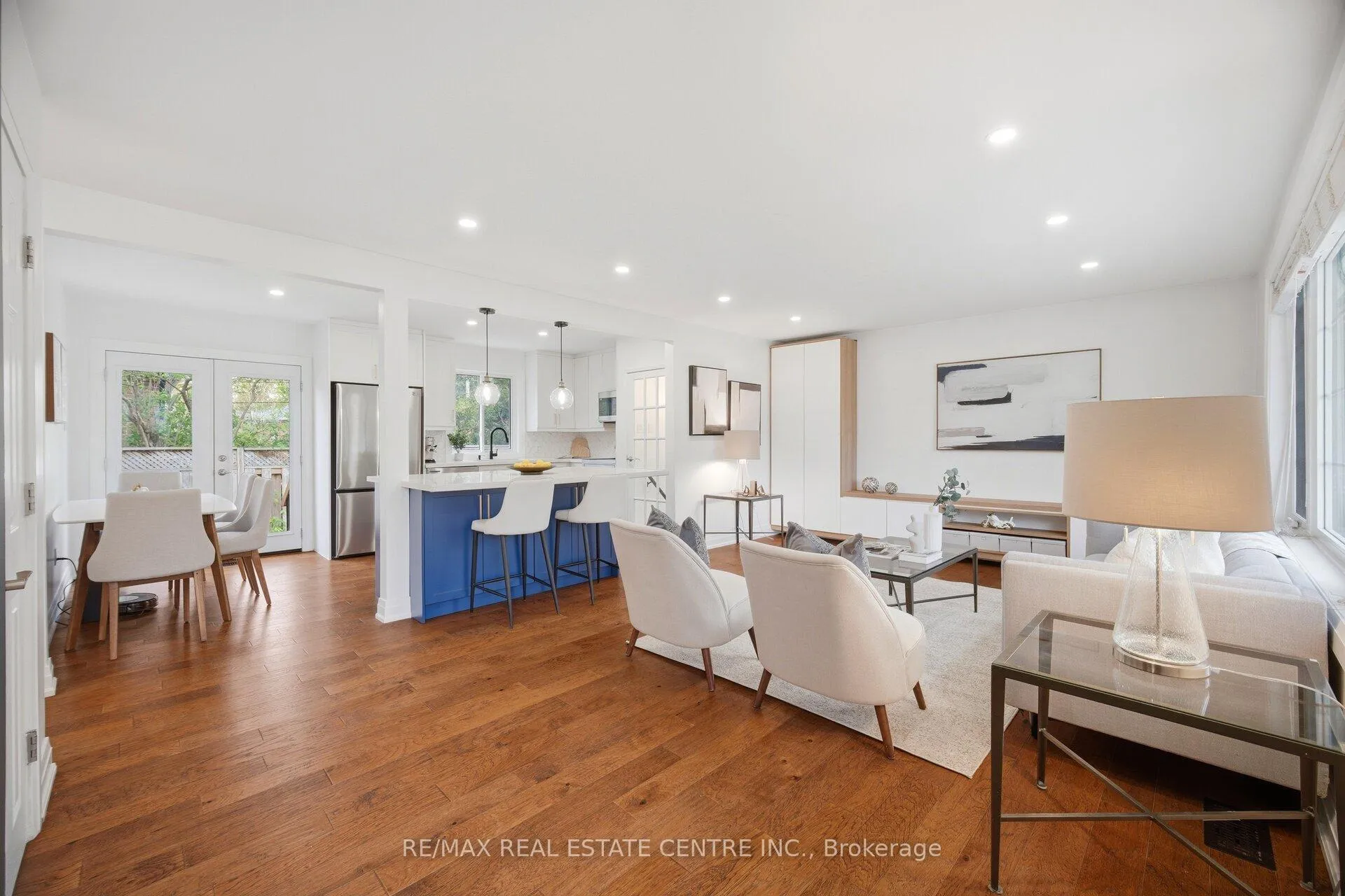 Photo 11 of 1376 Royal Drive, Burlington, Mountainside — HOMEH