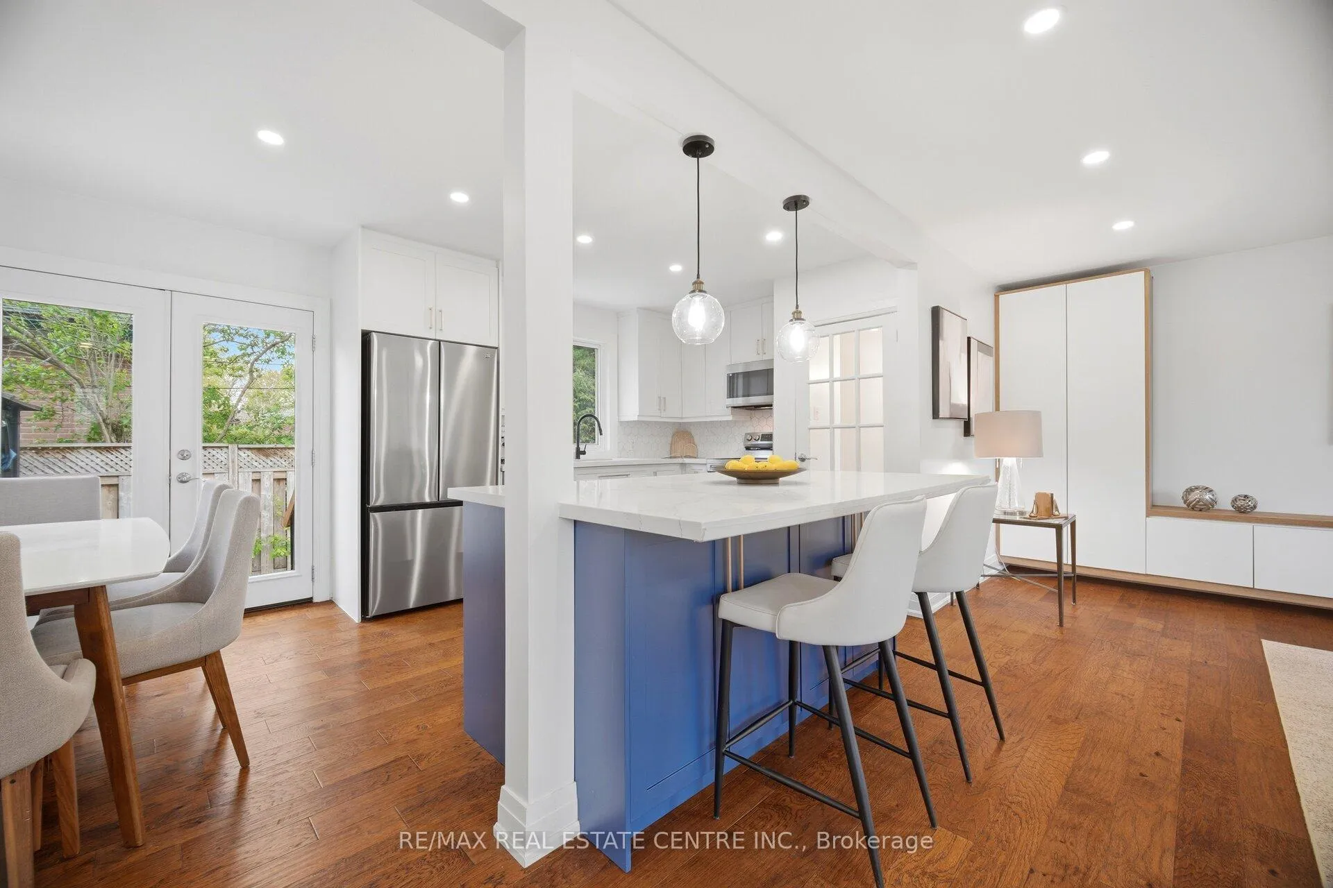 Photo 12 of 1376 Royal Drive, Burlington, Mountainside — HOMEH