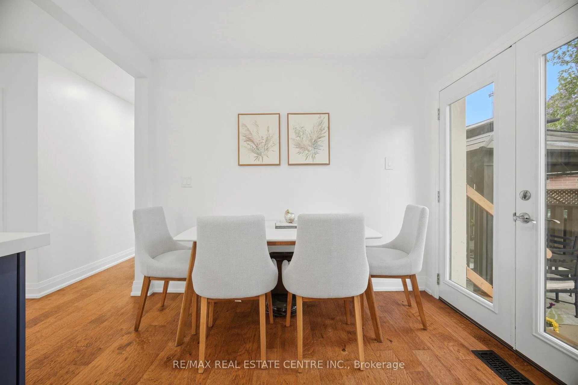 Photo 13 of 1376 Royal Drive, Burlington, Mountainside — HOMEH