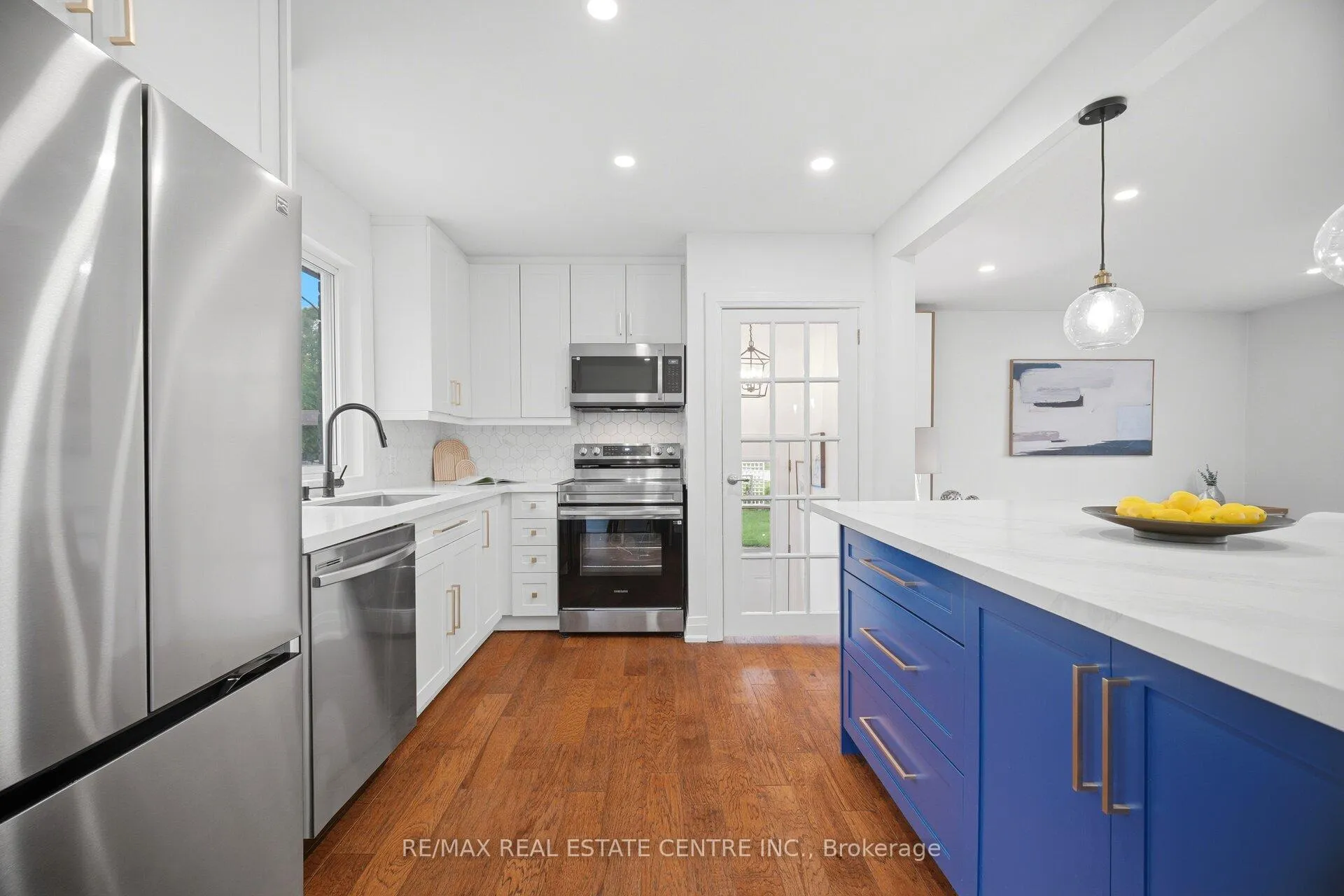 Photo 14 of 1376 Royal Drive, Burlington, Mountainside — HOMEH
