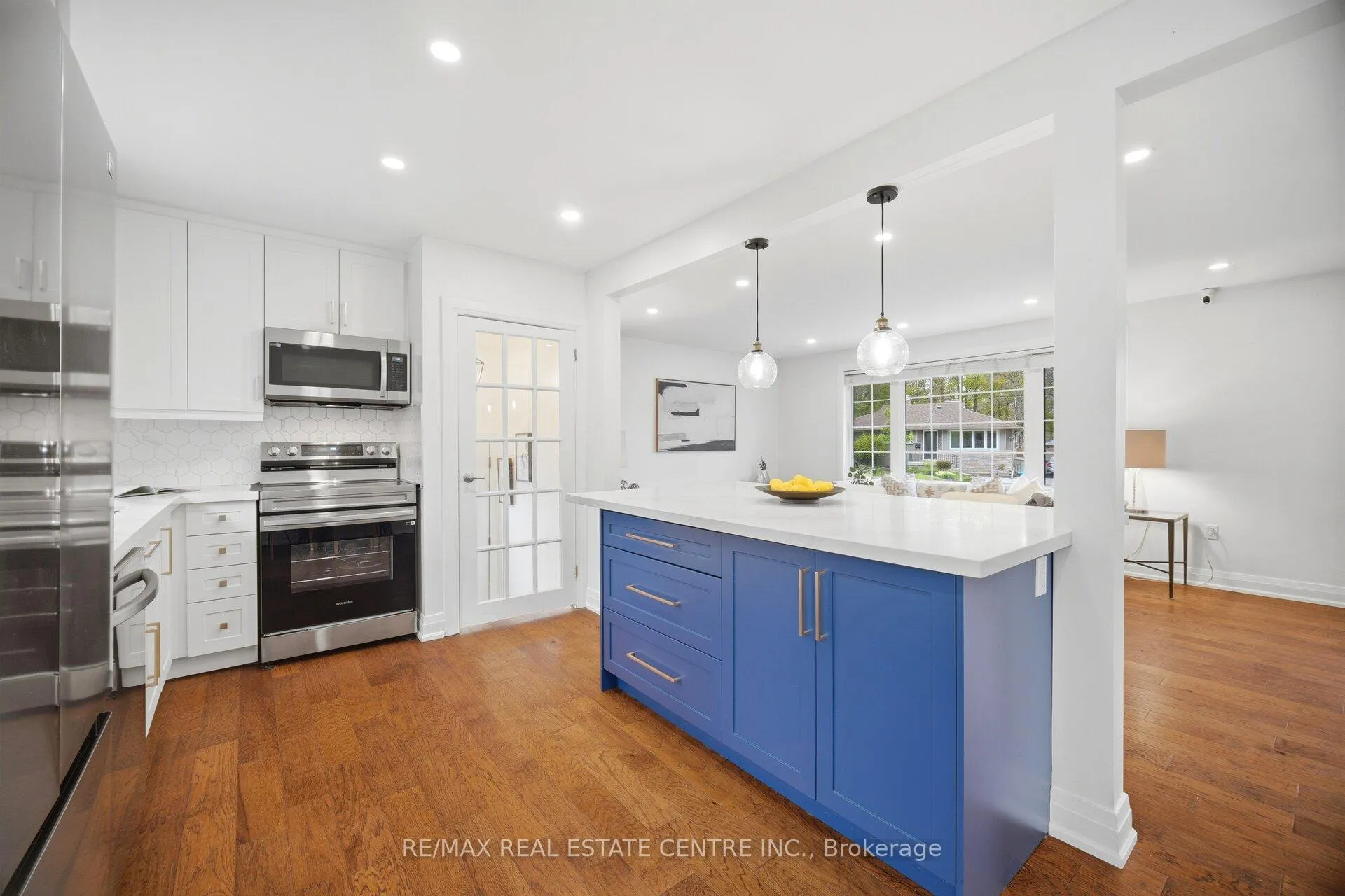 Photo 18 of 1376 Royal Drive, Burlington, Mountainside — HOMEH