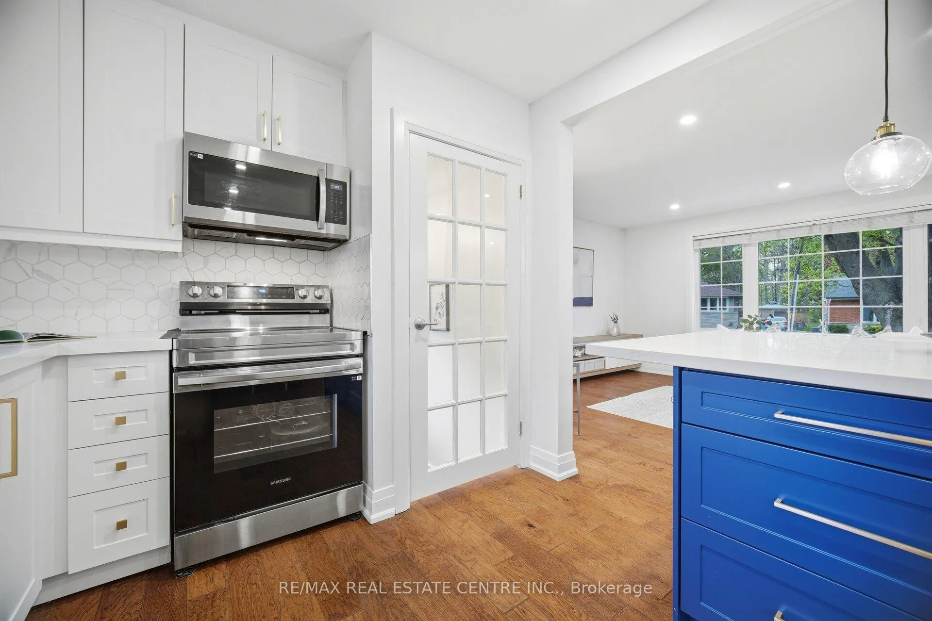 Photo 19 of 1376 Royal Drive, Burlington, Mountainside — HOMEH