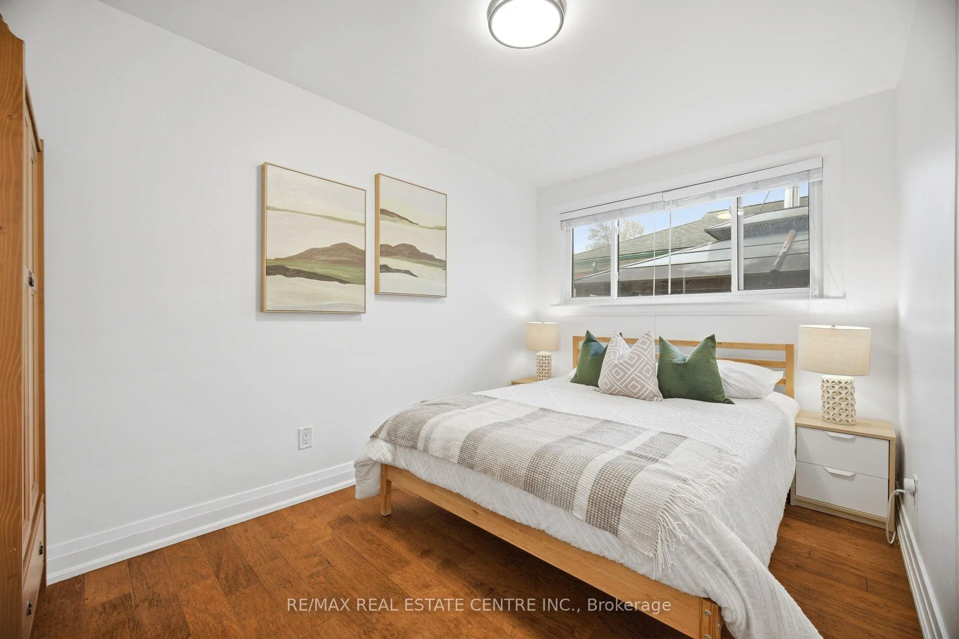 Photo 26 of 1376 Royal Drive, Burlington, Mountainside — HOMEH