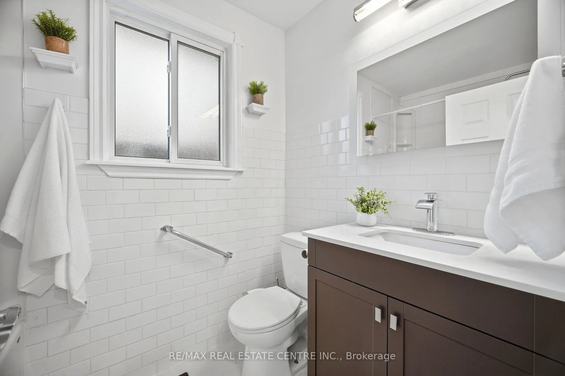 Photo 28 of 1376 Royal Drive, Burlington, Mountainside — HOMEH