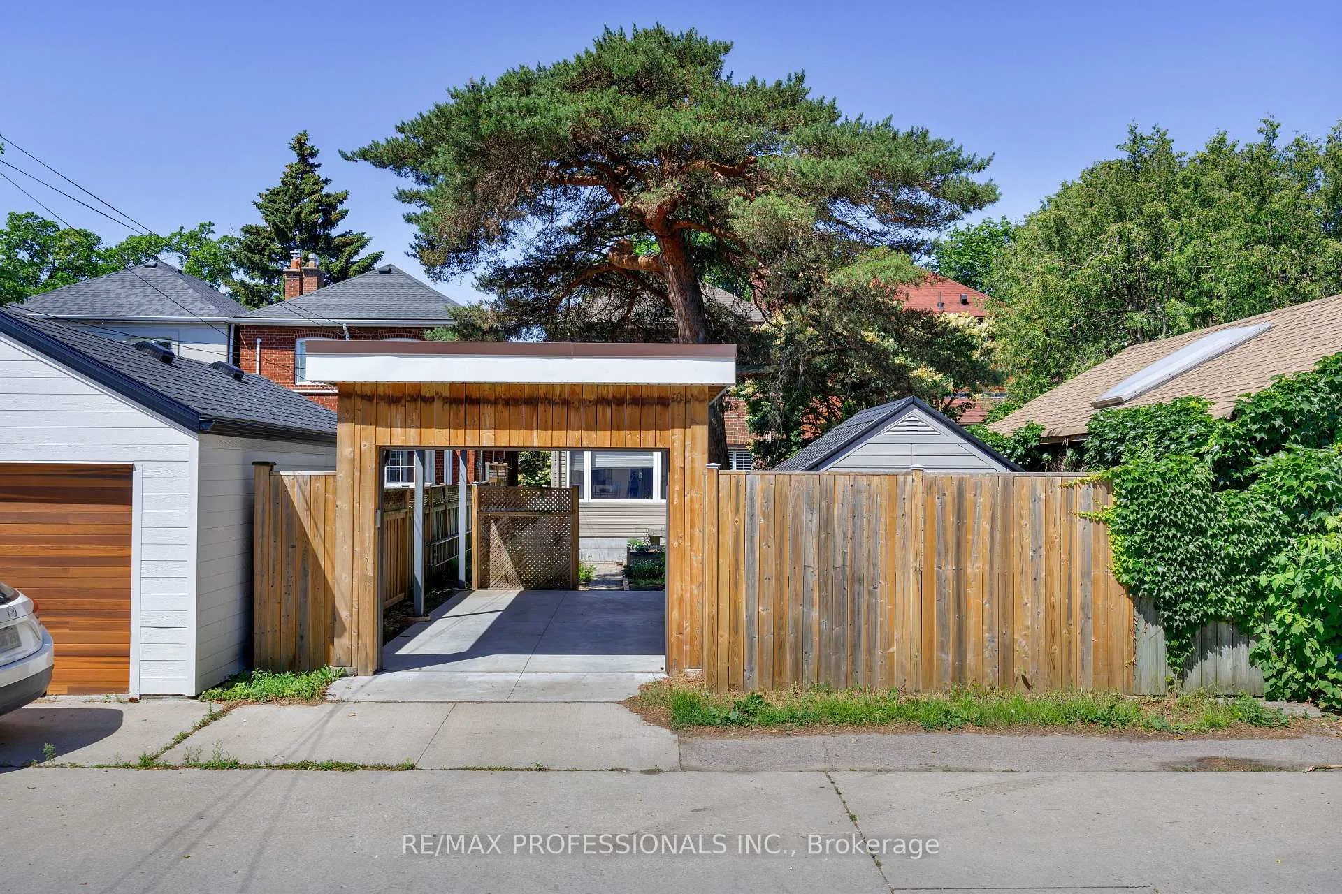 Photo 21 of 217 Humbercrest Boulevard, Toronto, Runnymede-Bloor West Village — HOMEH