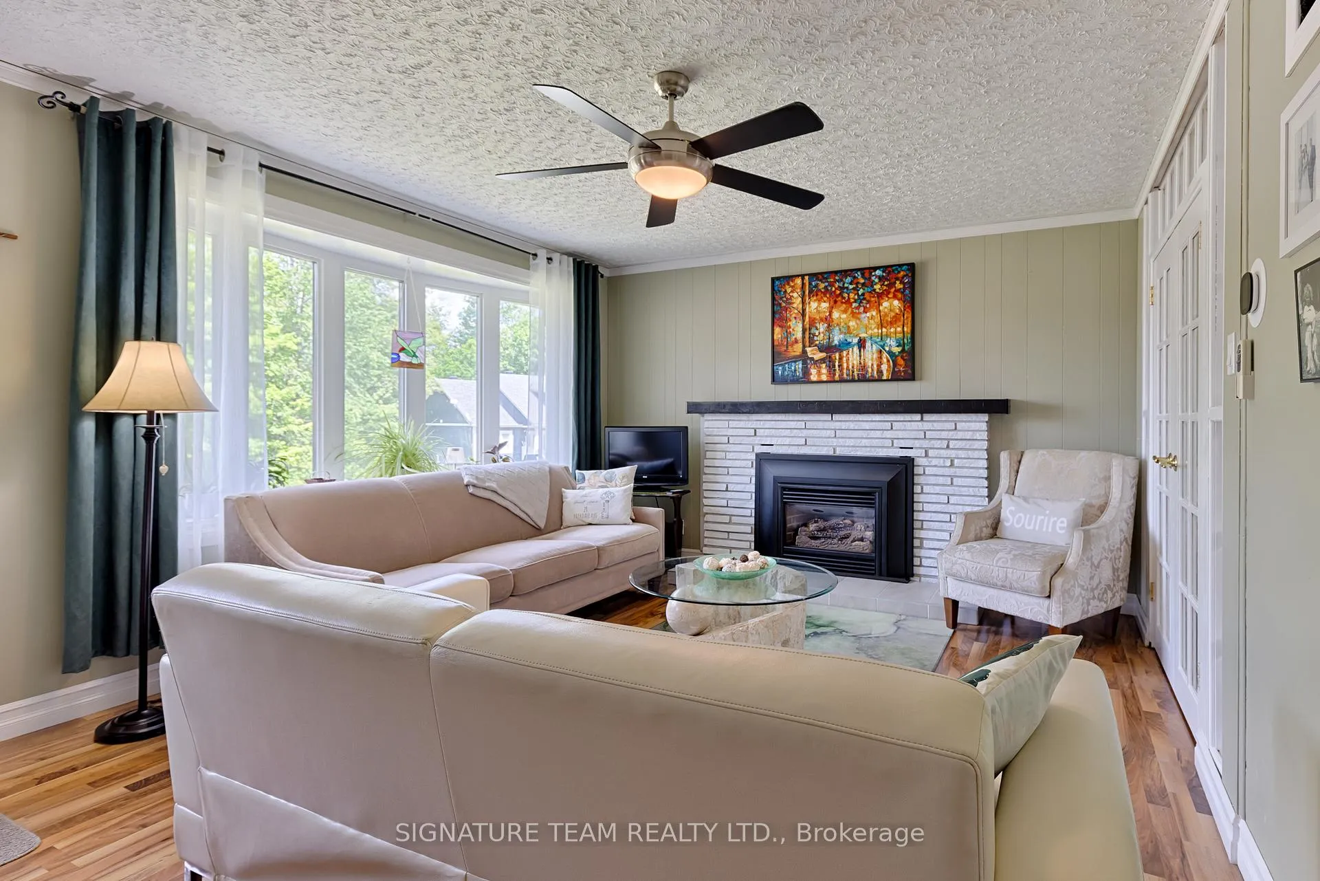 Photo 3 of 26 Parkdale Avenue, Deep River, Deep River — HOMEH