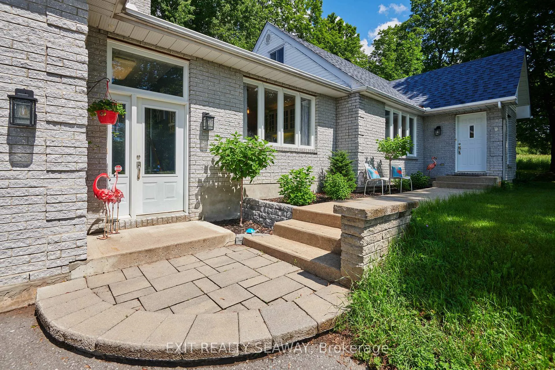 Photo 2 of 20199 County Rd 2, South Glengarry, South Glengarry (Charlottenburgh) Twp — HOMEH