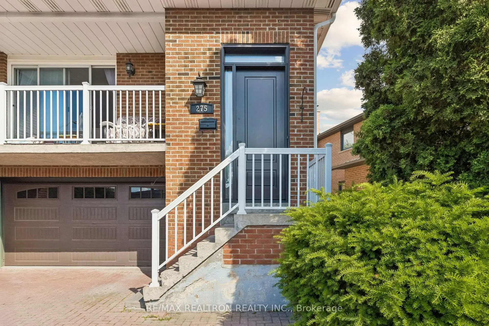 Photo 4 of 275 Aberdeen Avenue, Vaughan, East Woodbridge — HOMEH