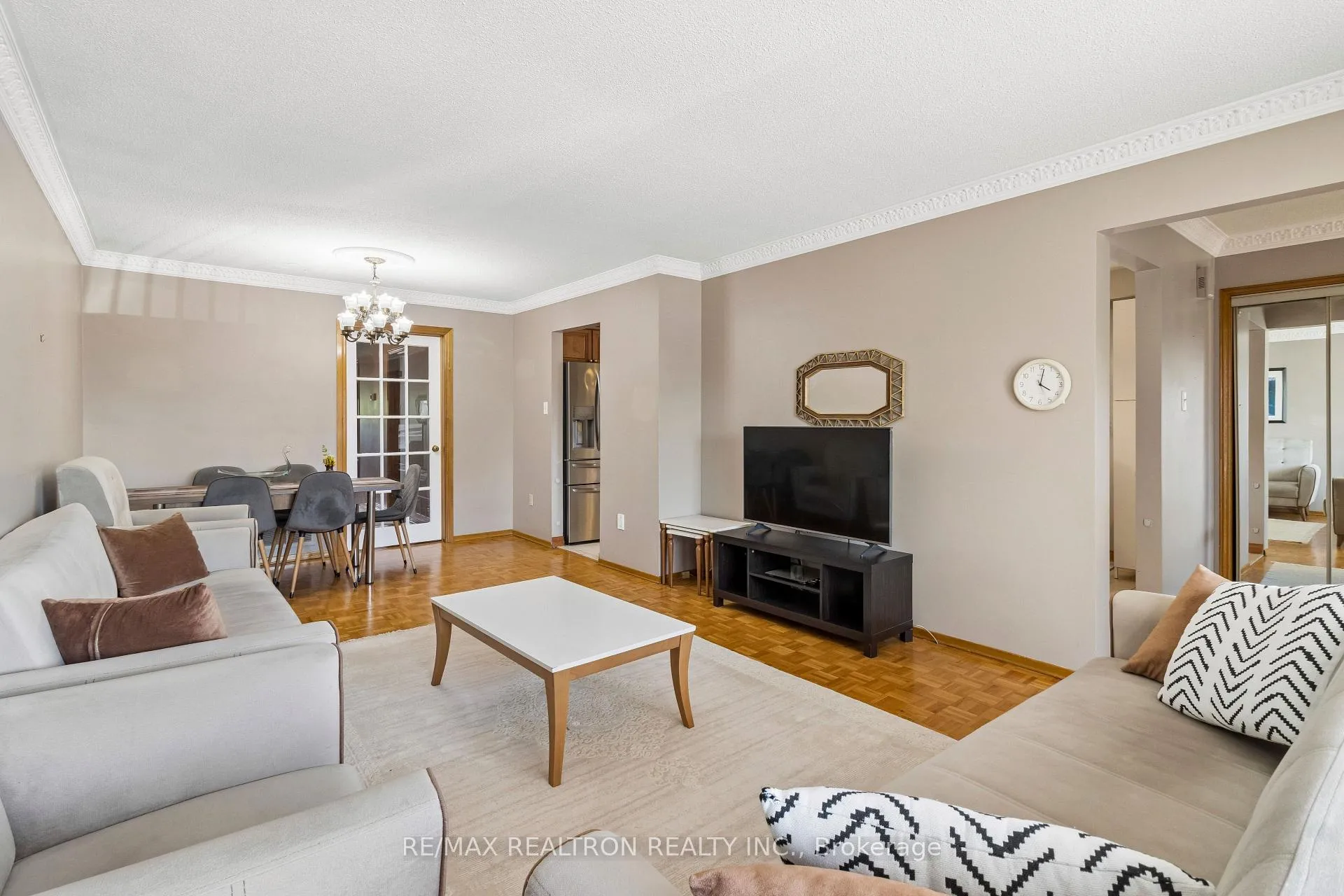 Photo 14 of 275 Aberdeen Avenue, Vaughan, East Woodbridge — HOMEH