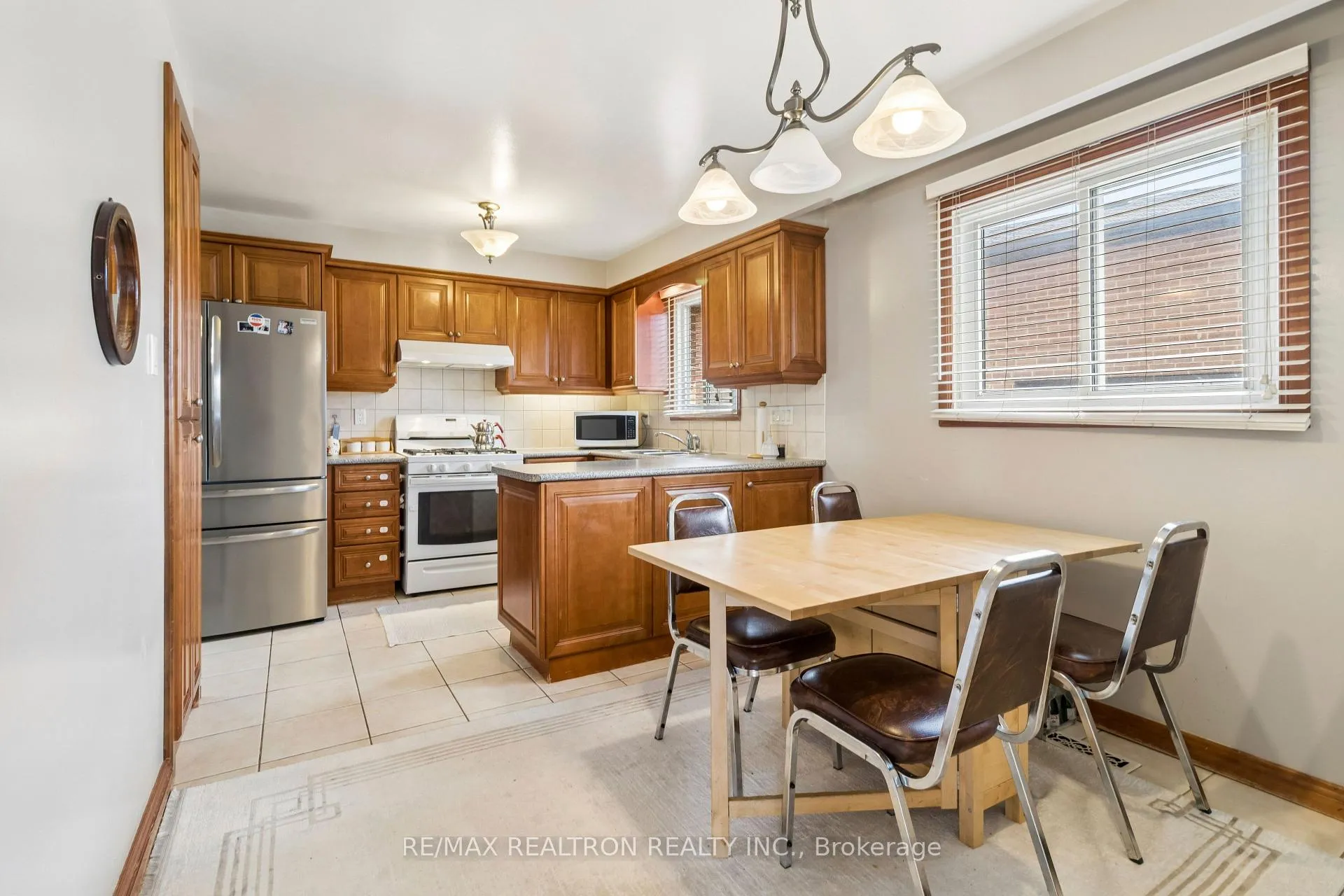Photo 15 of 275 Aberdeen Avenue, Vaughan, East Woodbridge — HOMEH