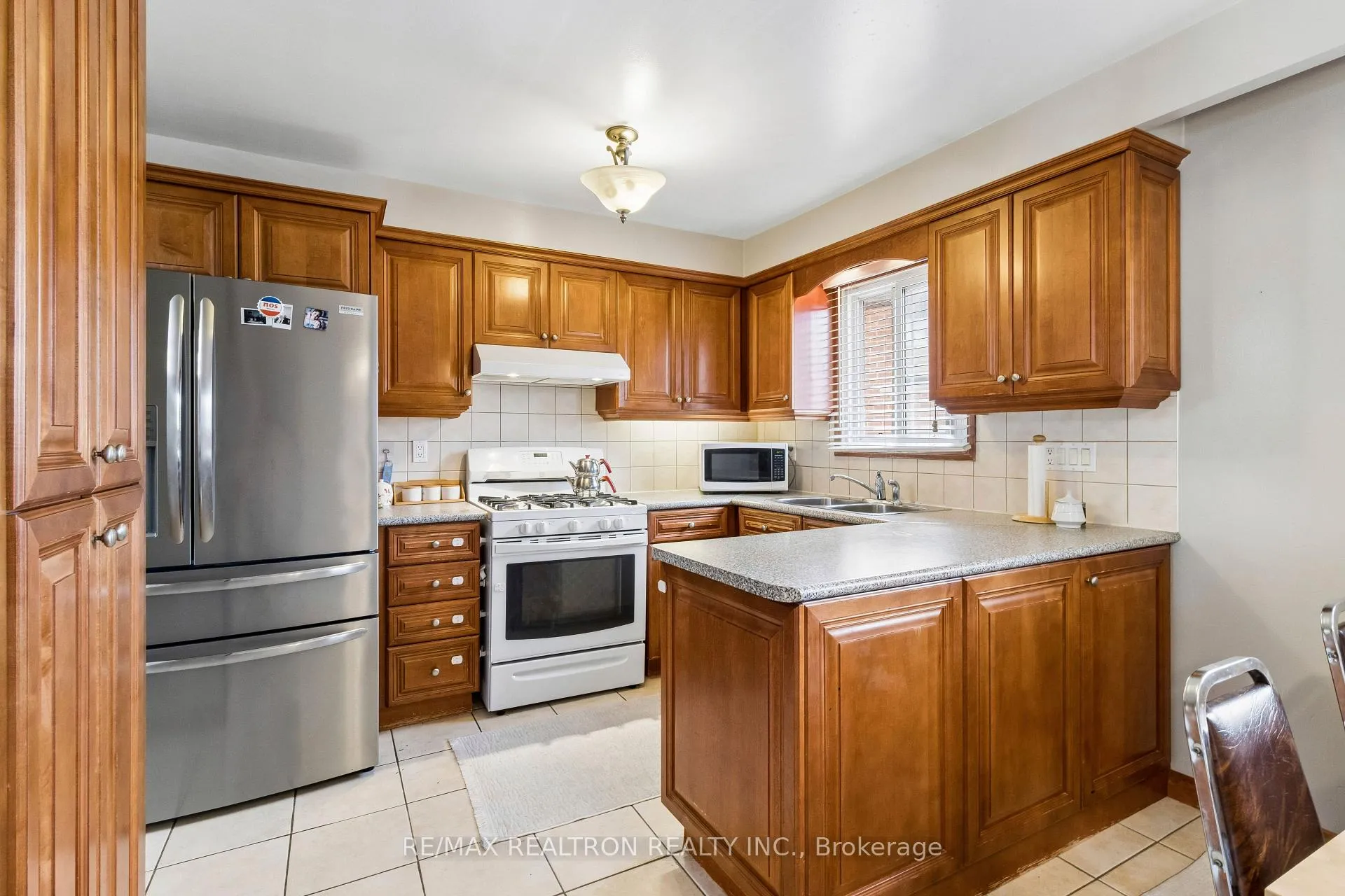 Photo 17 of 275 Aberdeen Avenue, Vaughan, East Woodbridge — HOMEH