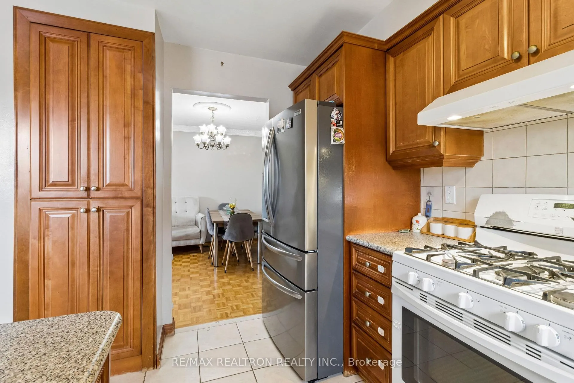 Photo 22 of 275 Aberdeen Avenue, Vaughan, East Woodbridge — HOMEH