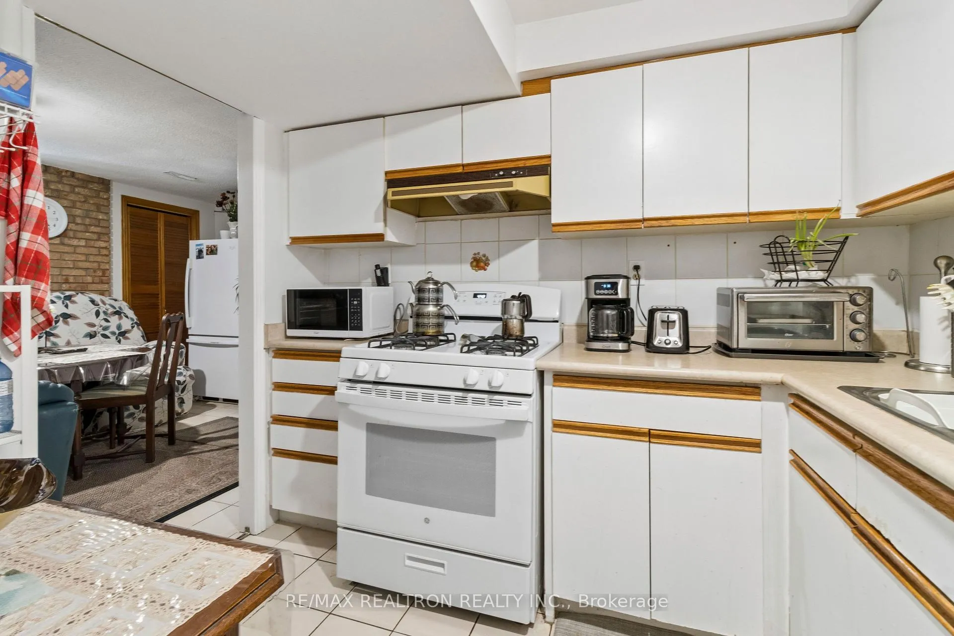 Photo 35 of 275 Aberdeen Avenue, Vaughan, East Woodbridge — HOMEH