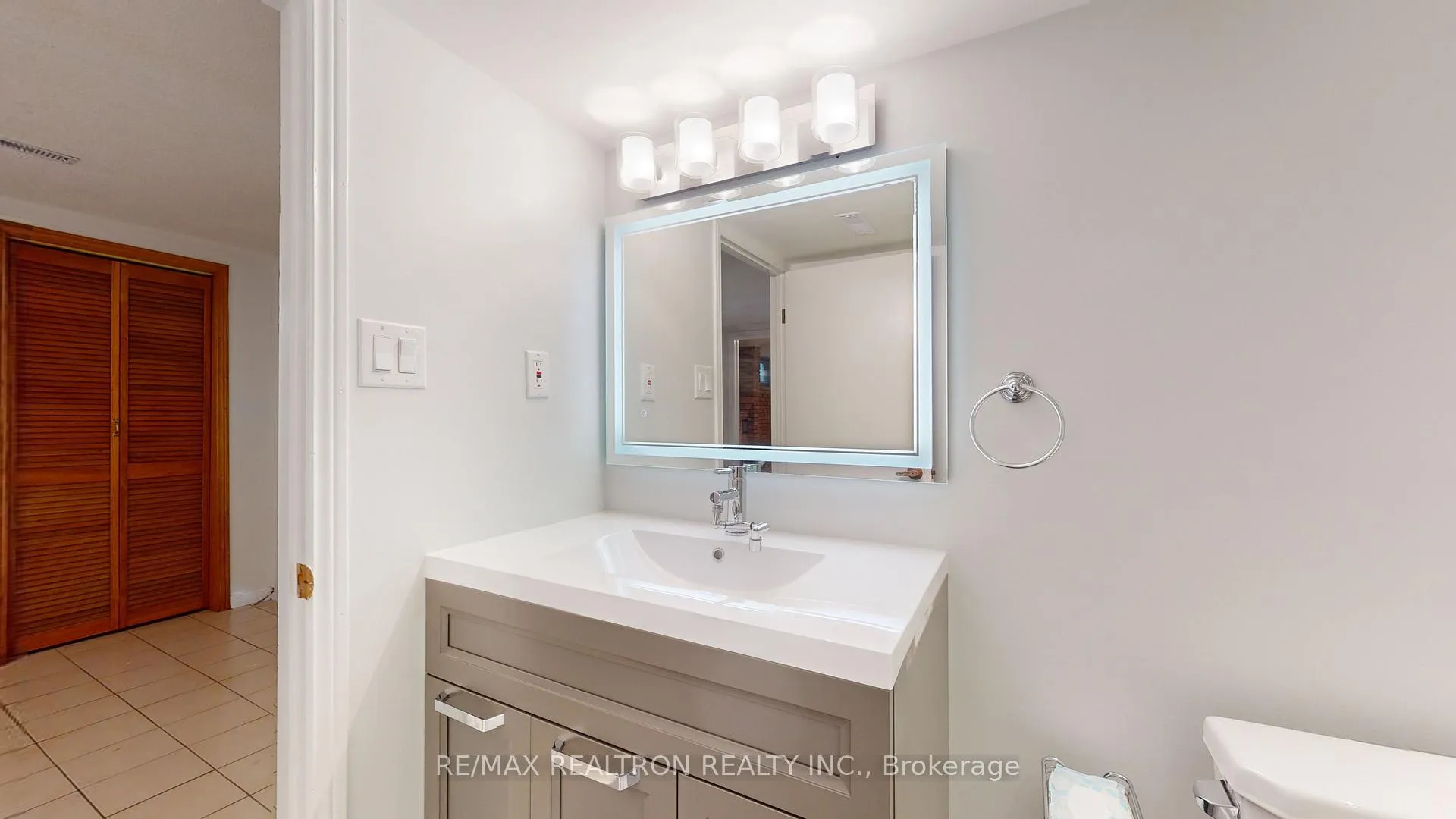 Photo 39 of 275 Aberdeen Avenue, Vaughan, East Woodbridge — HOMEH
