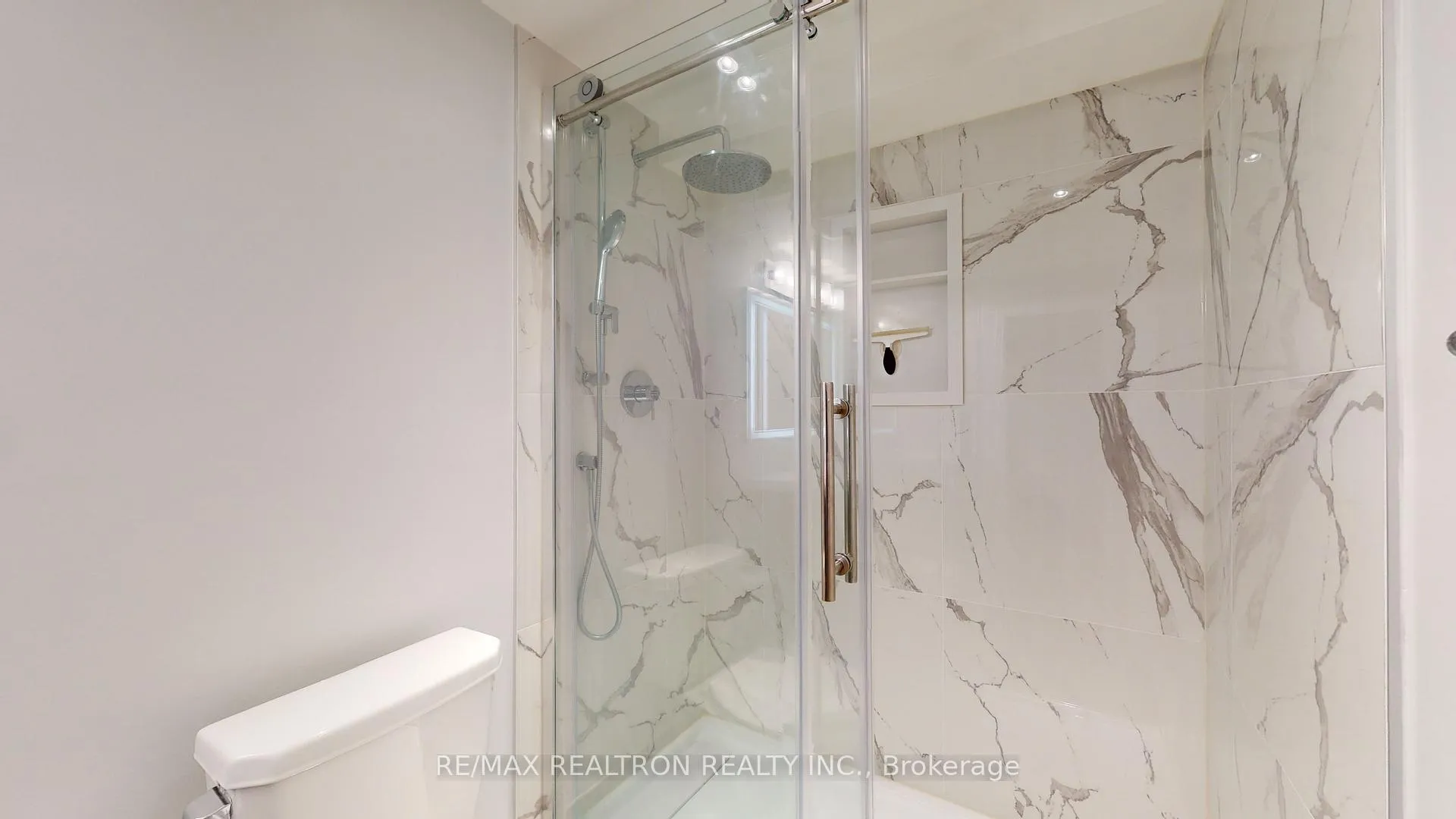 Photo 40 of 275 Aberdeen Avenue, Vaughan, East Woodbridge — HOMEH