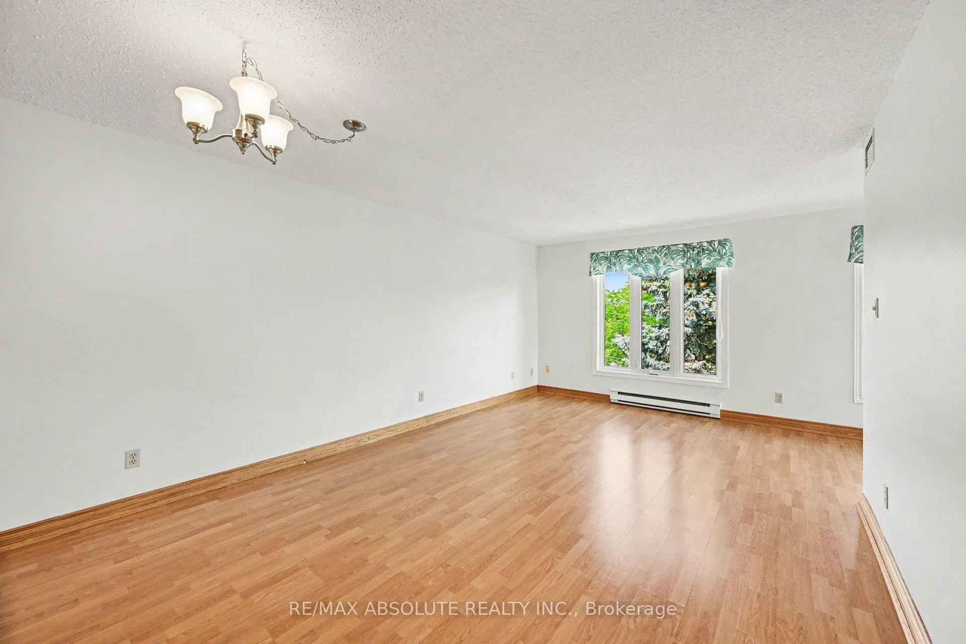 Photo 4 of Unit 303, 61 Jack Crescent, Arnprior, Arnprior — HOMEH