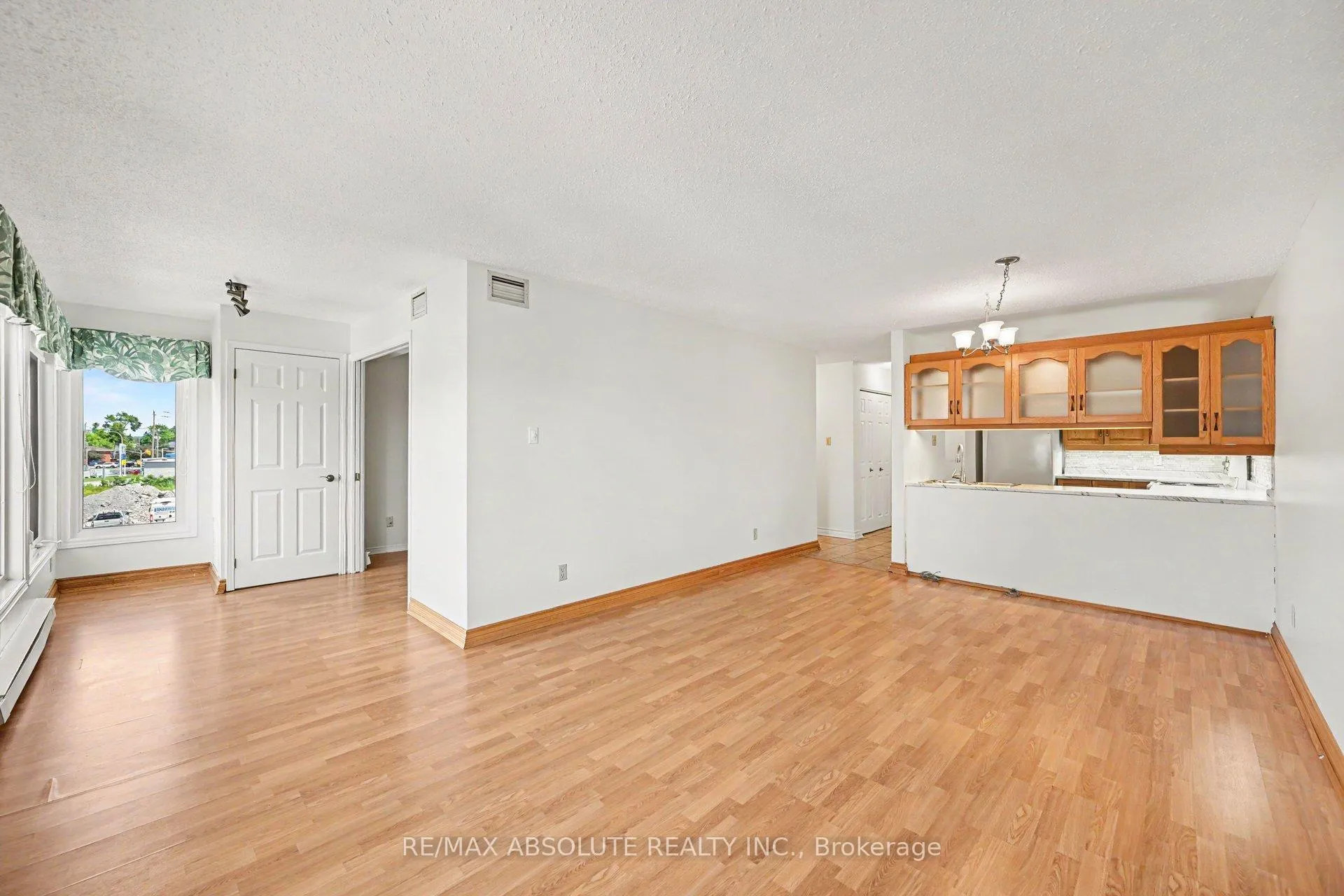 Photo 6 of Unit 303, 61 Jack Crescent, Arnprior, Arnprior — HOMEH