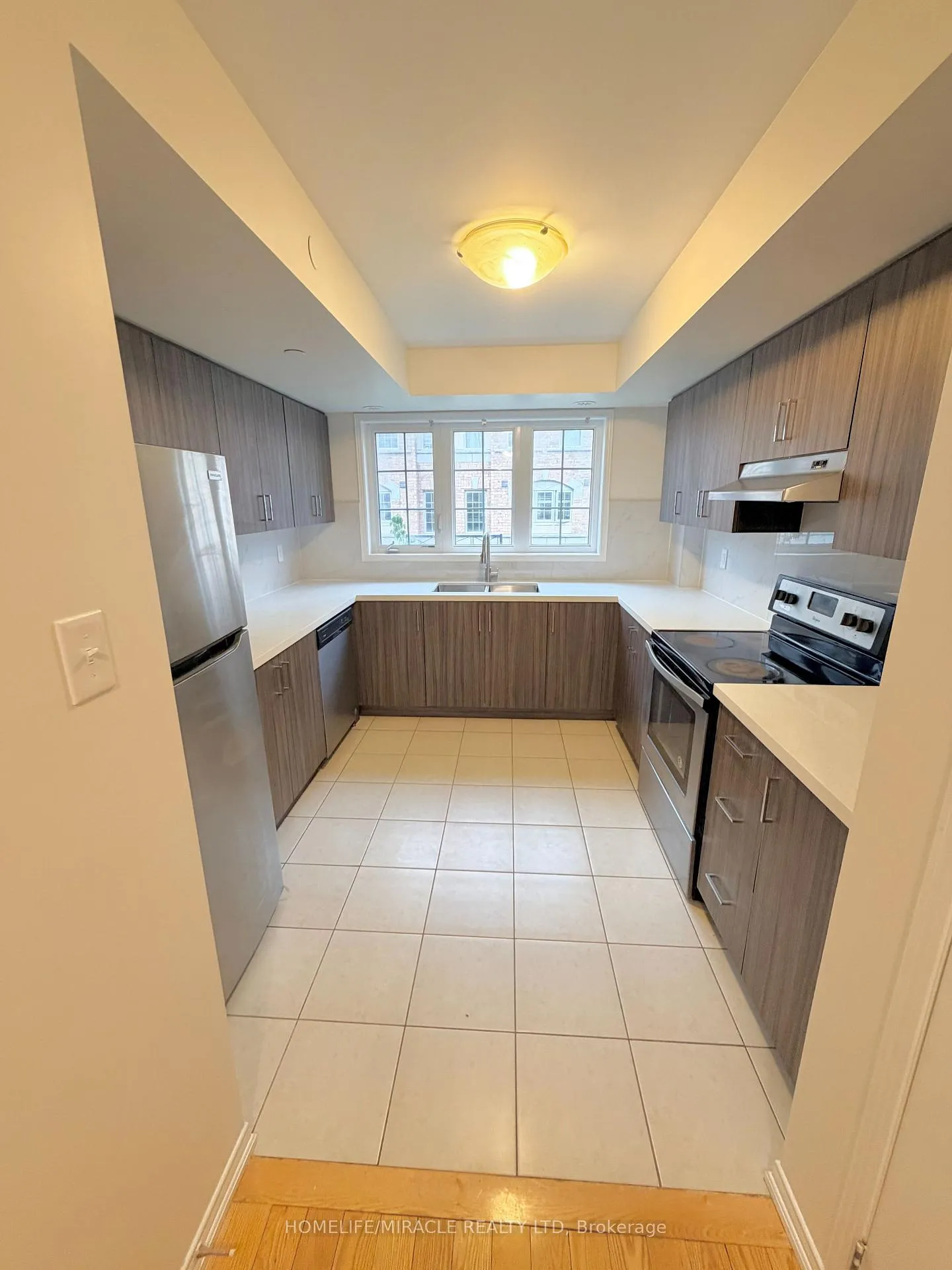Photo 3 of Unit 265, 35 Glenstal Path, Oshawa, Windfields — HOMEH