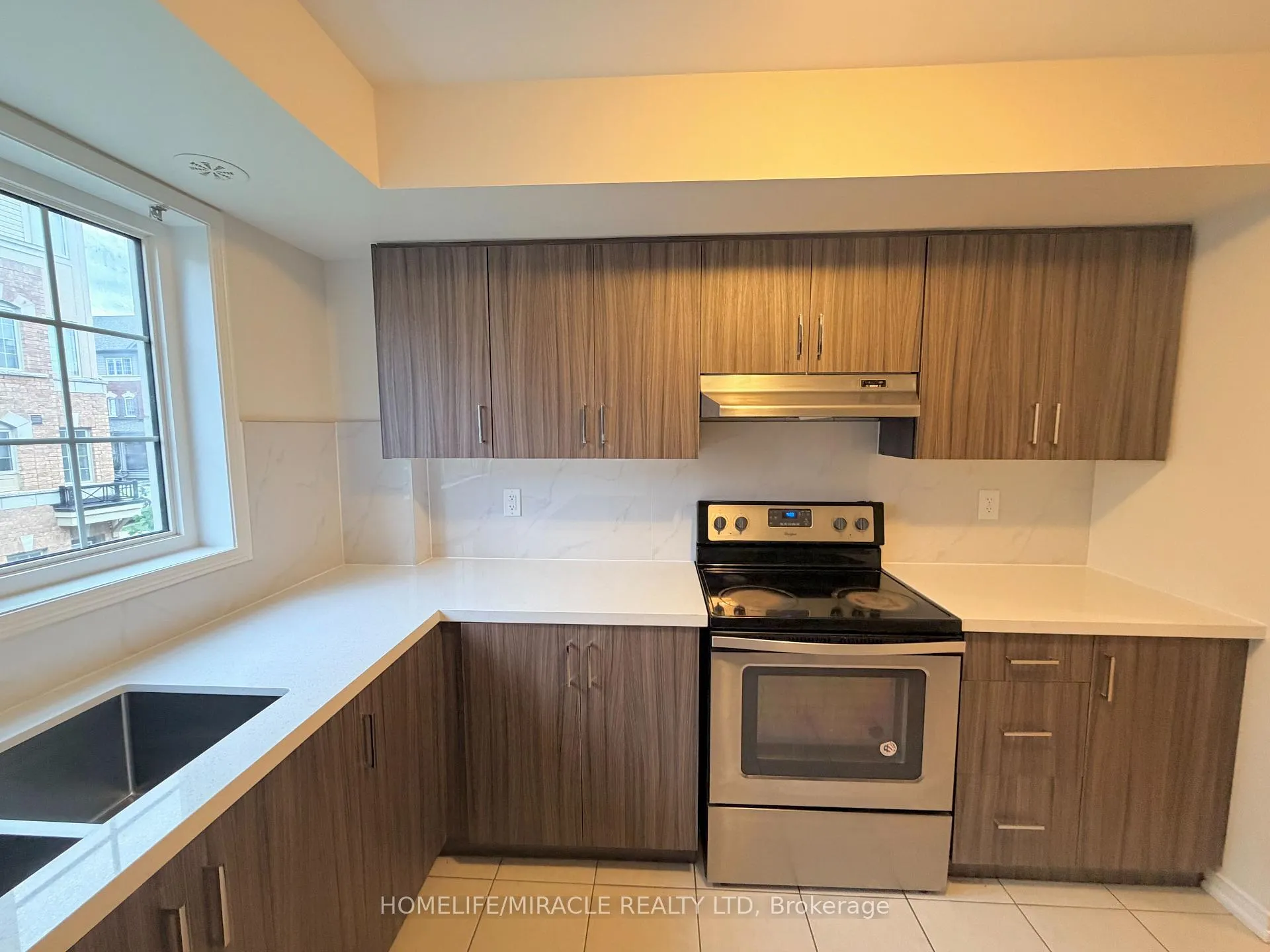 Photo 5 of Unit 265, 35 Glenstal Path, Oshawa, Windfields — HOMEH
