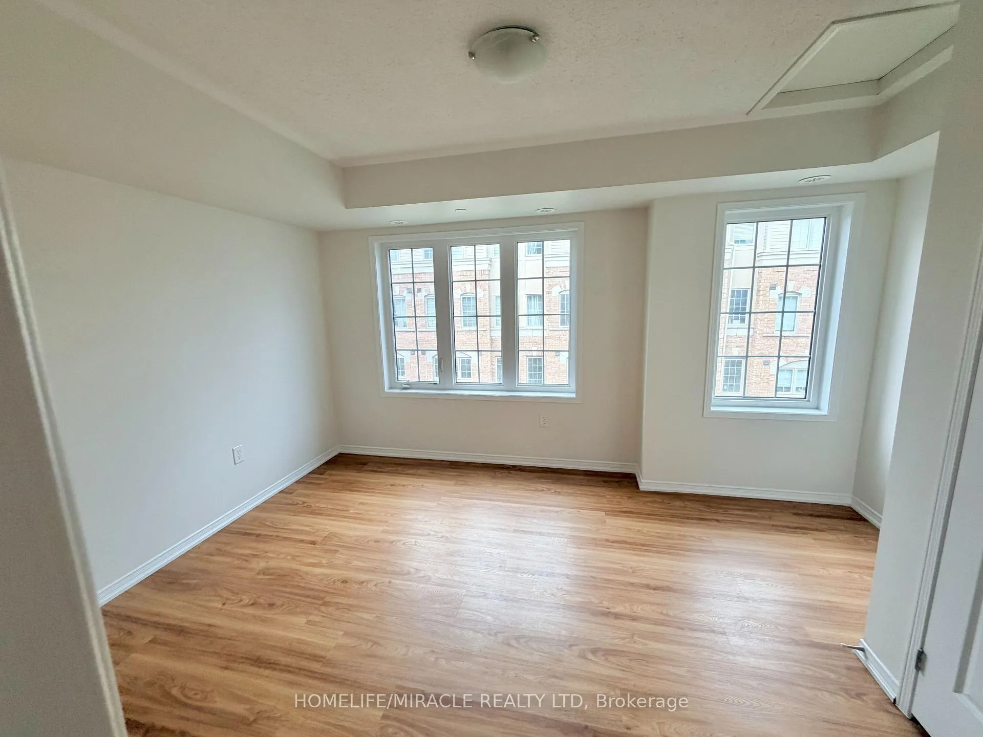 Photo 8 of Unit 265, 35 Glenstal Path, Oshawa, Windfields — HOMEH