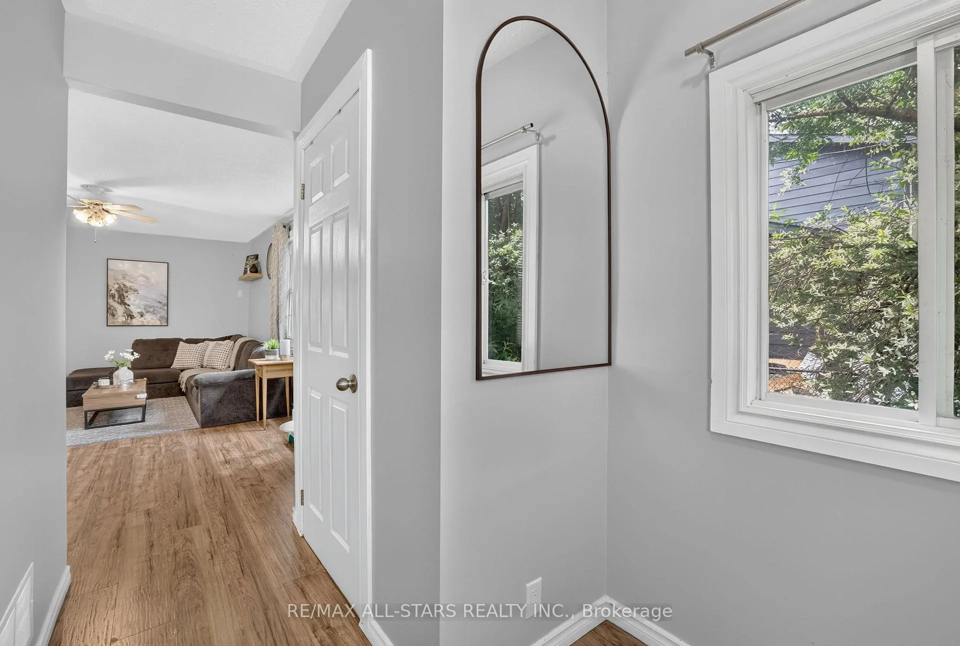 Photo 6 of 329 Lakeview Boulevard, Georgina, Keswick South — HOMEH