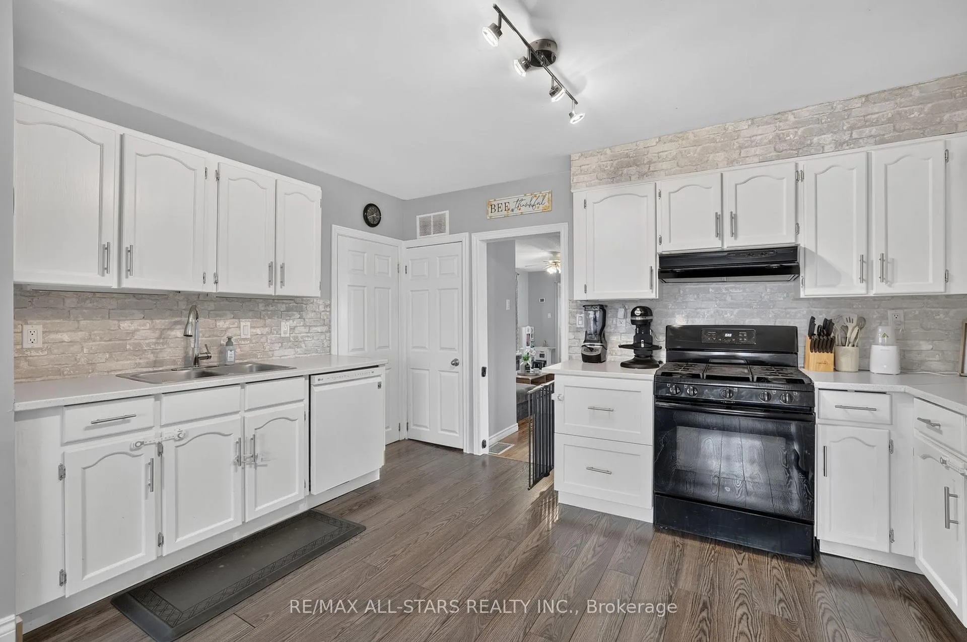Photo 10 of 329 Lakeview Boulevard, Georgina, Keswick South — HOMEH