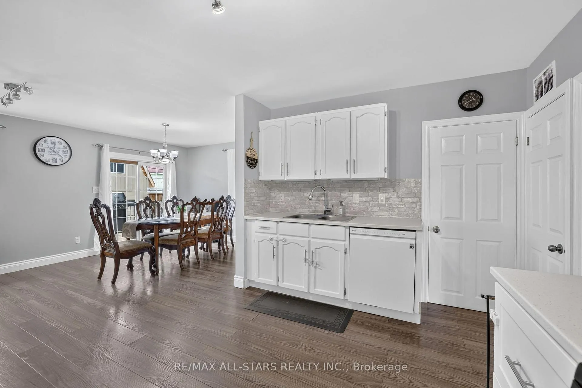Photo 11 of 329 Lakeview Boulevard, Georgina, Keswick South — HOMEH