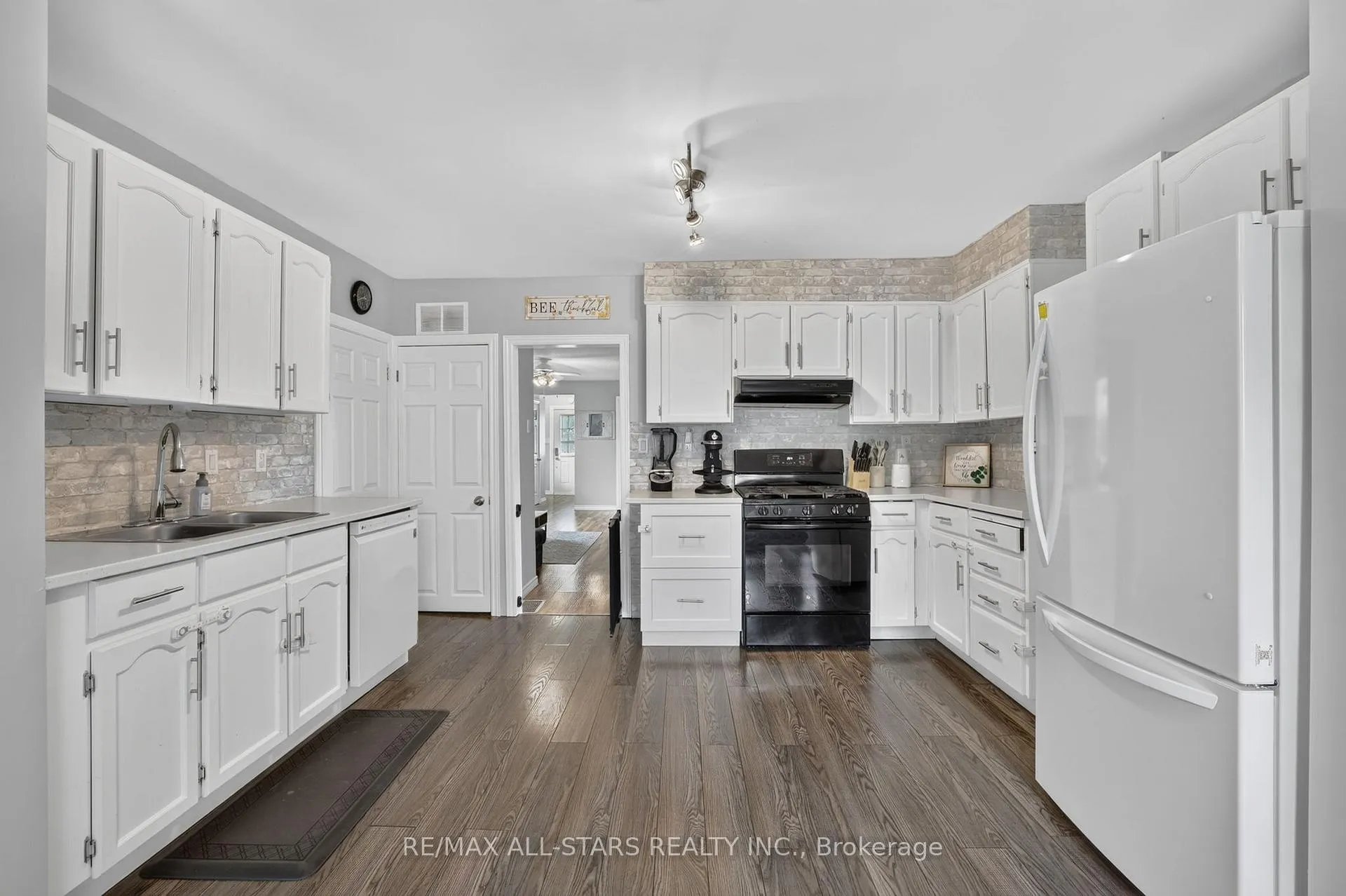 Photo 14 of 329 Lakeview Boulevard, Georgina, Keswick South — HOMEH
