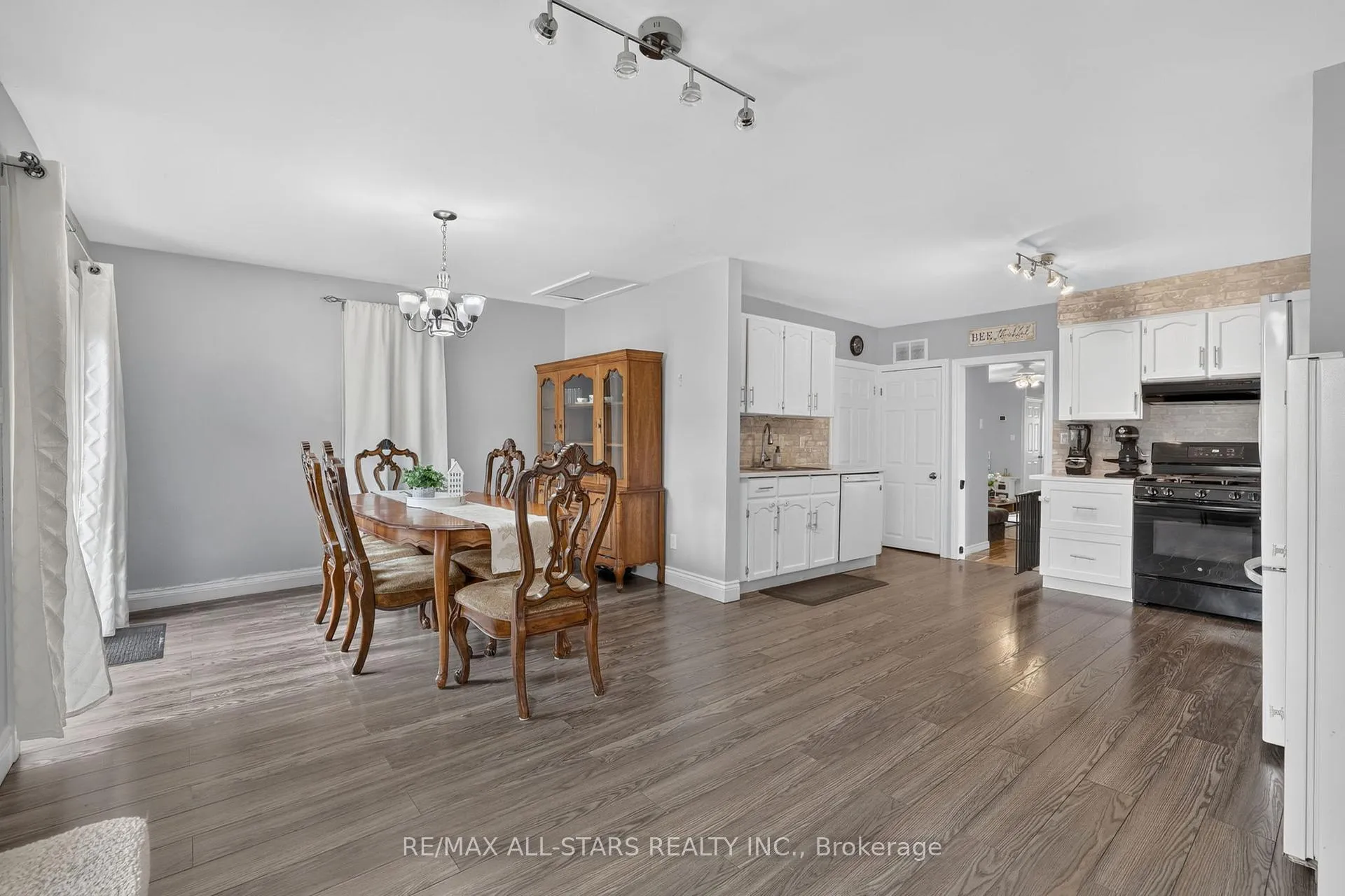 Photo 16 of 329 Lakeview Boulevard, Georgina, Keswick South — HOMEH