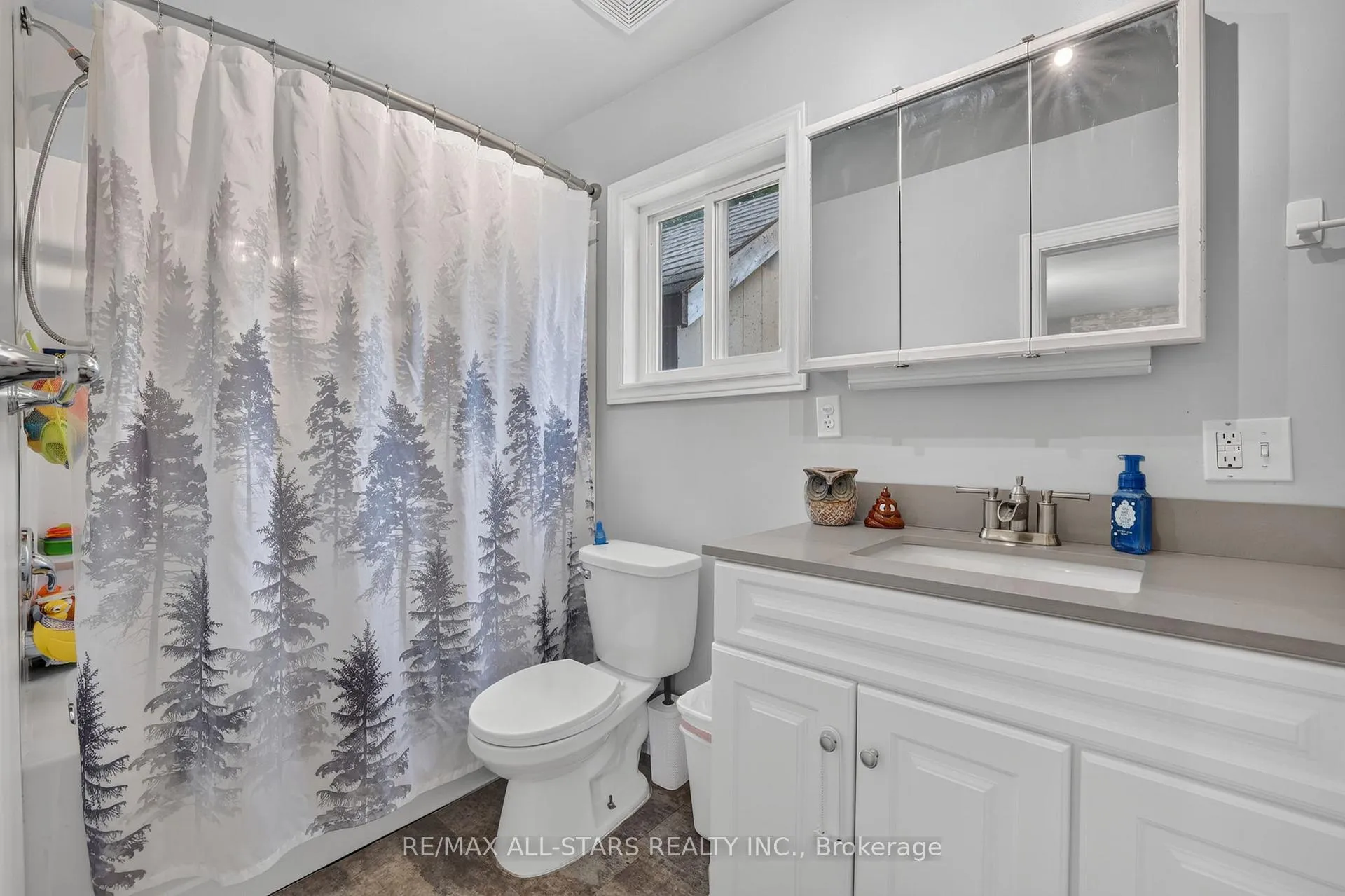 Photo 25 of 329 Lakeview Boulevard, Georgina, Keswick South — HOMEH