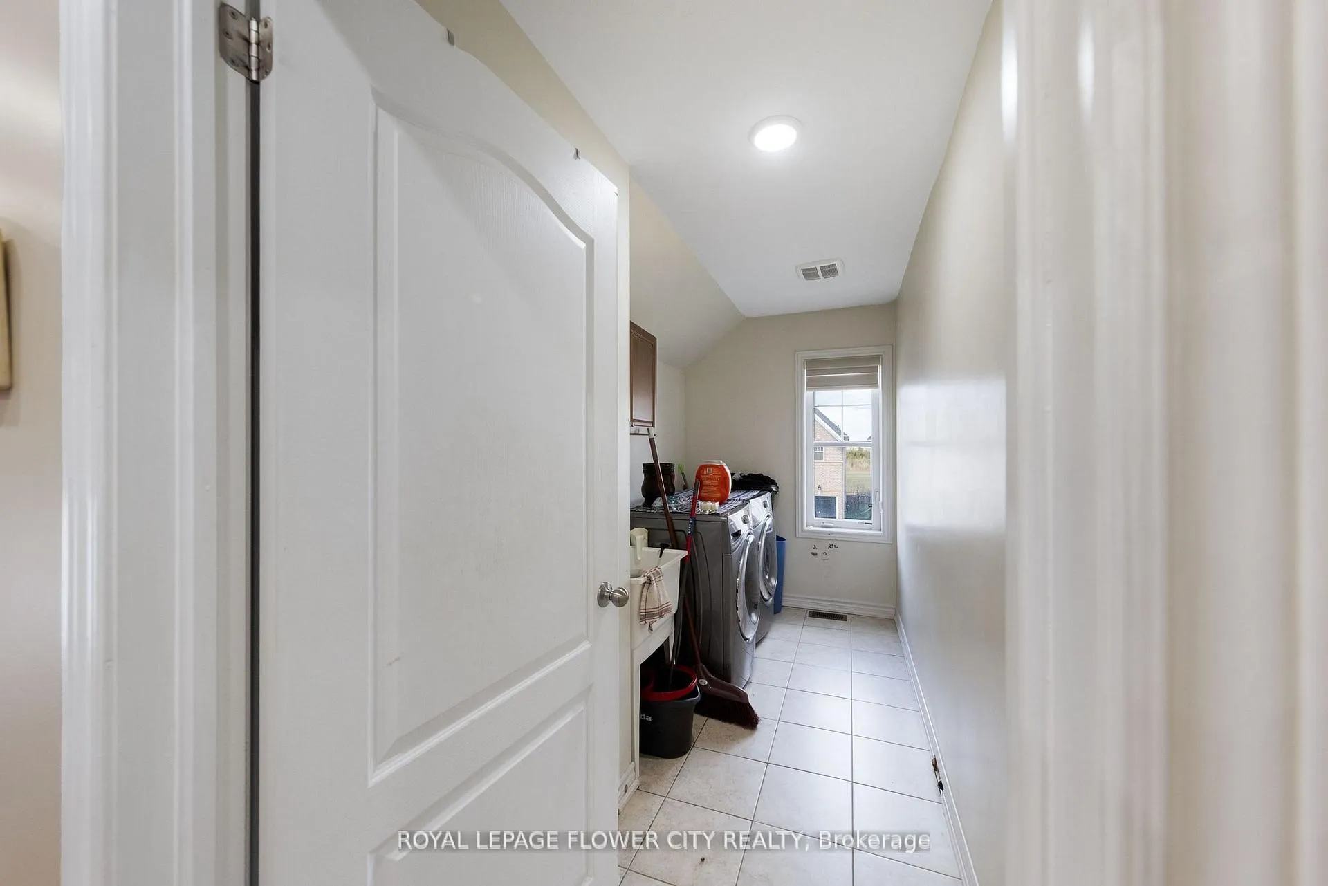 Photo 36 of 889 O' Reilly Crescent, Shelburne — HOMEH