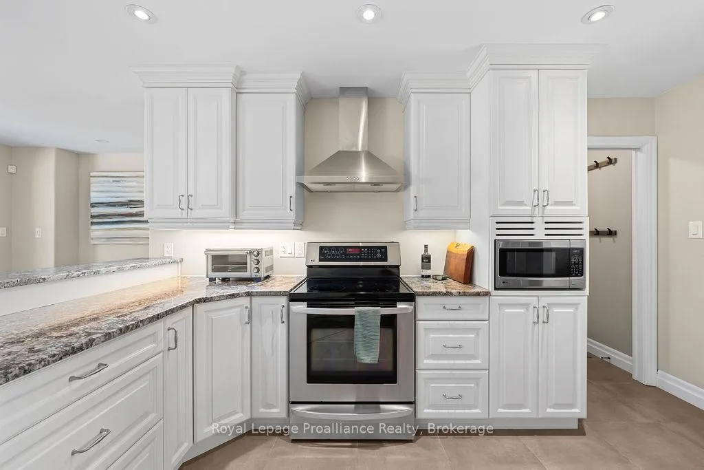 Photo 20 of 30 Hunt Lane, Quinte West, Sidney Ward — HOMEH