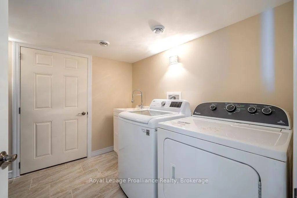 Photo 36 of 30 Hunt Lane, Quinte West, Sidney Ward — HOMEH
