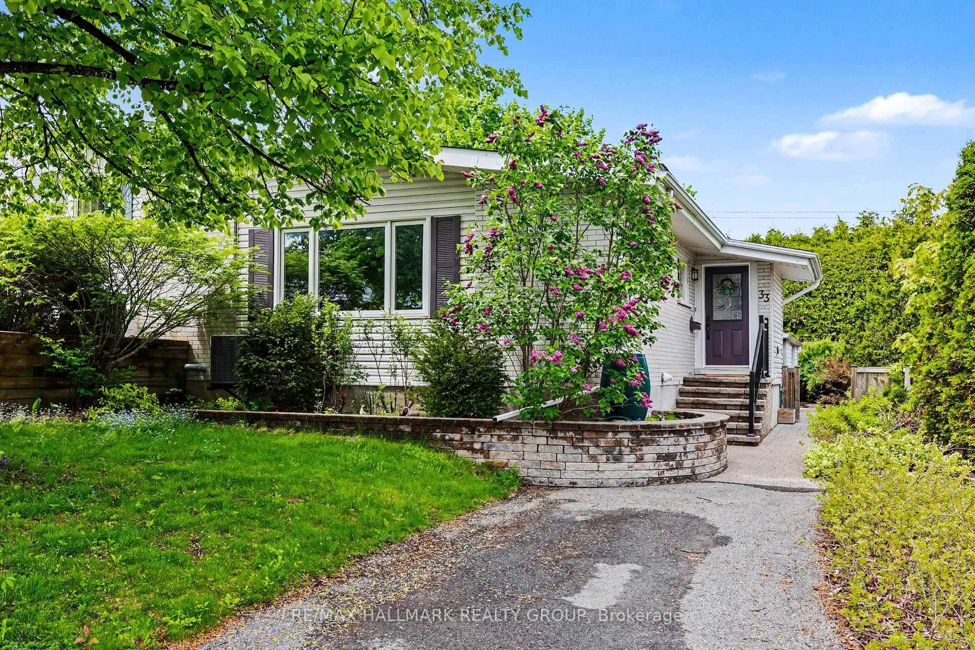 Photo 1 of 33 Newbury Avenue, Ottawa, Borden Farm/Stewart Farm/Carleton Heights/Parkwood Hills — HOMEH