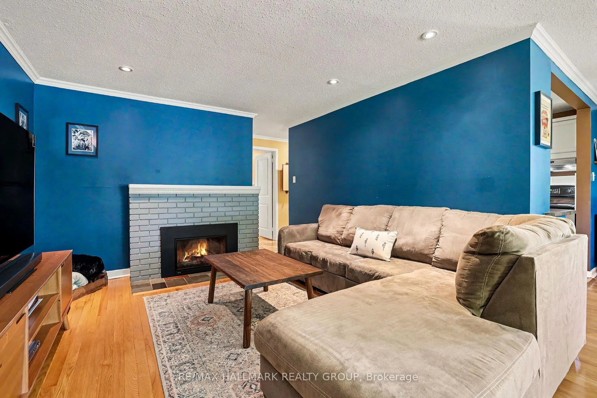Photo 3 of 33 Newbury Avenue, Ottawa, Borden Farm/Stewart Farm/Carleton Heights/Parkwood Hills — HOMEH