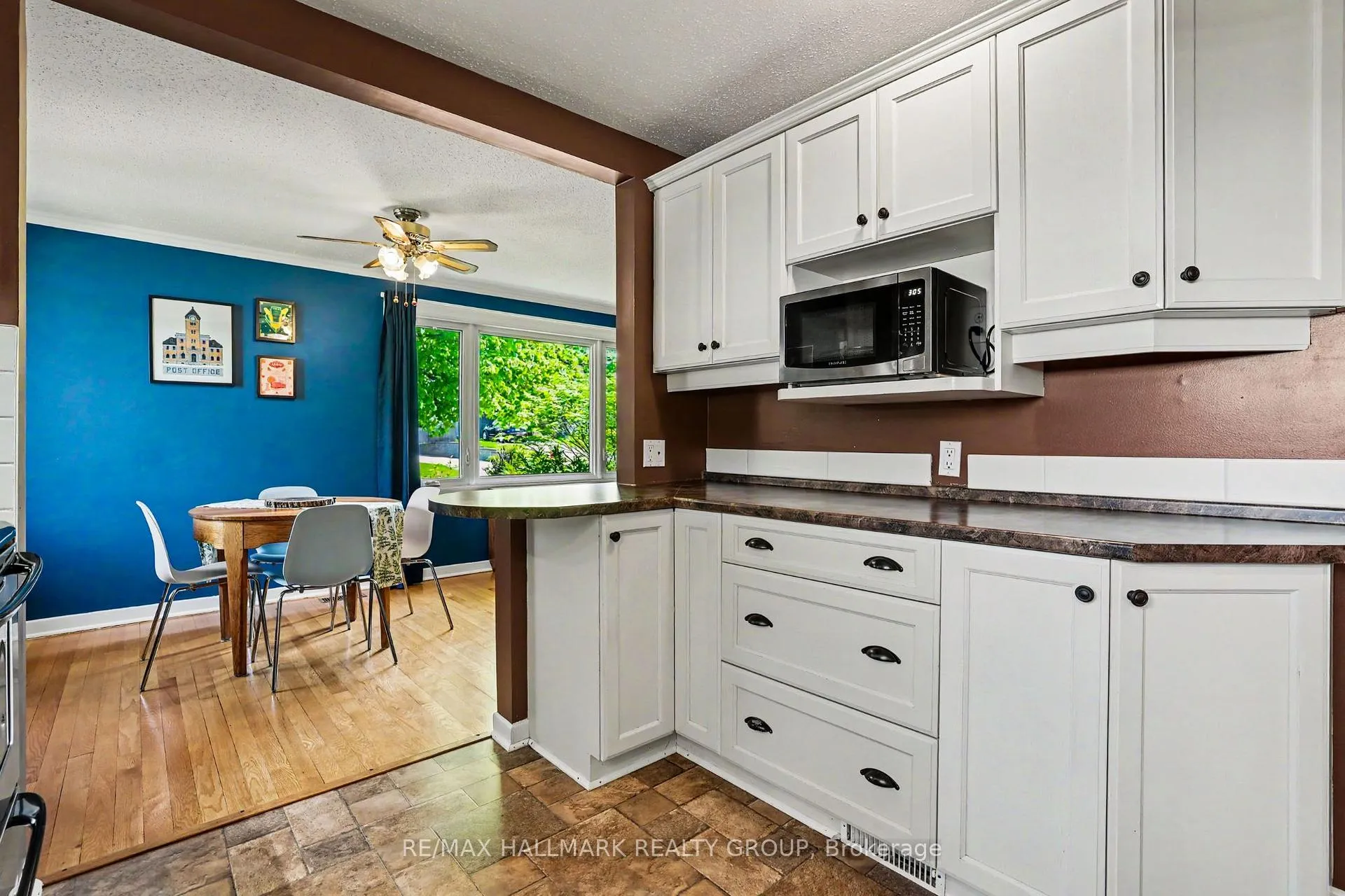 Photo 9 of 33 Newbury Avenue, Ottawa, Borden Farm/Stewart Farm/Carleton Heights/Parkwood Hills — HOMEH