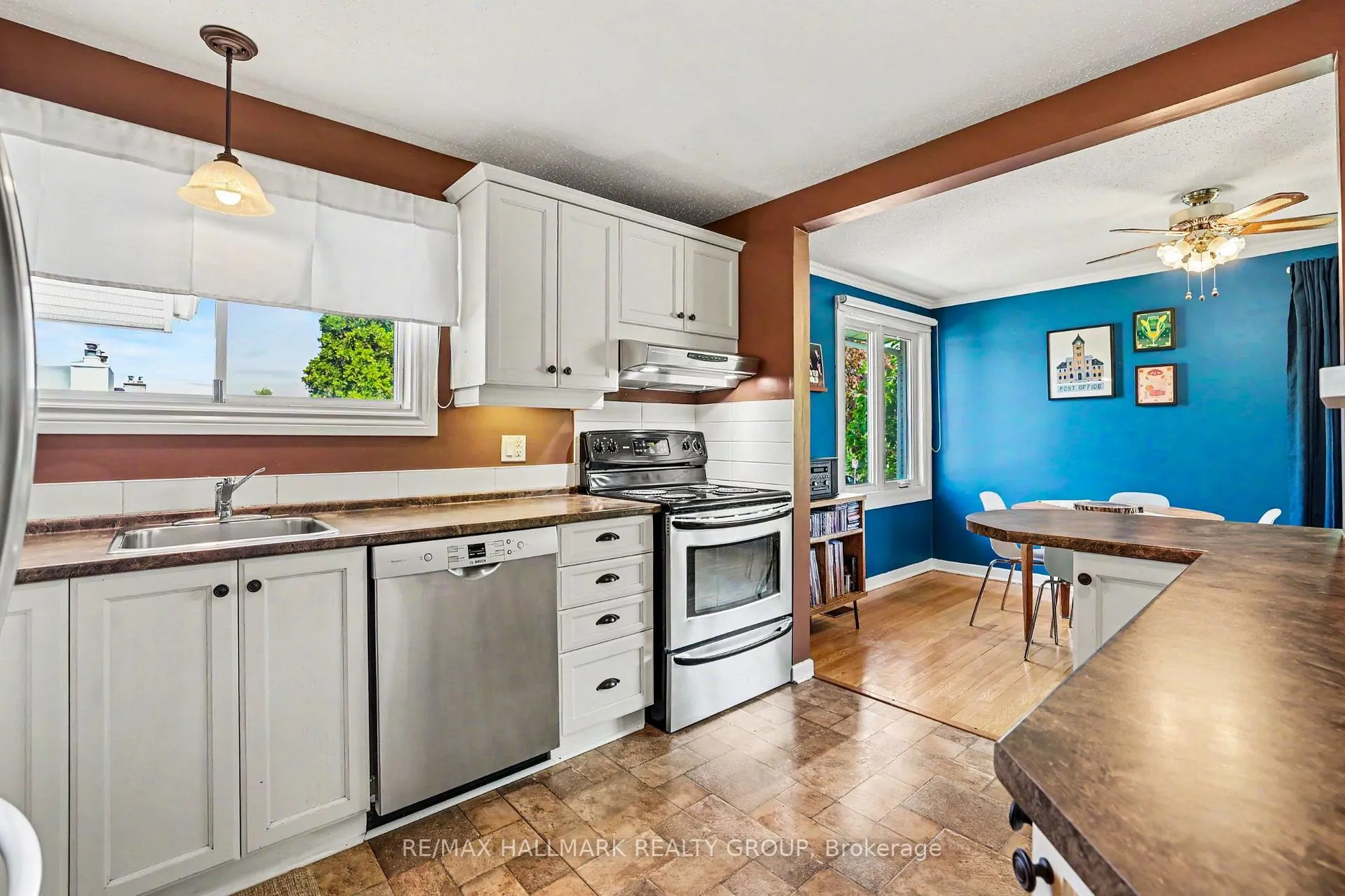 Photo 10 of 33 Newbury Avenue, Ottawa, Borden Farm/Stewart Farm/Carleton Heights/Parkwood Hills — HOMEH