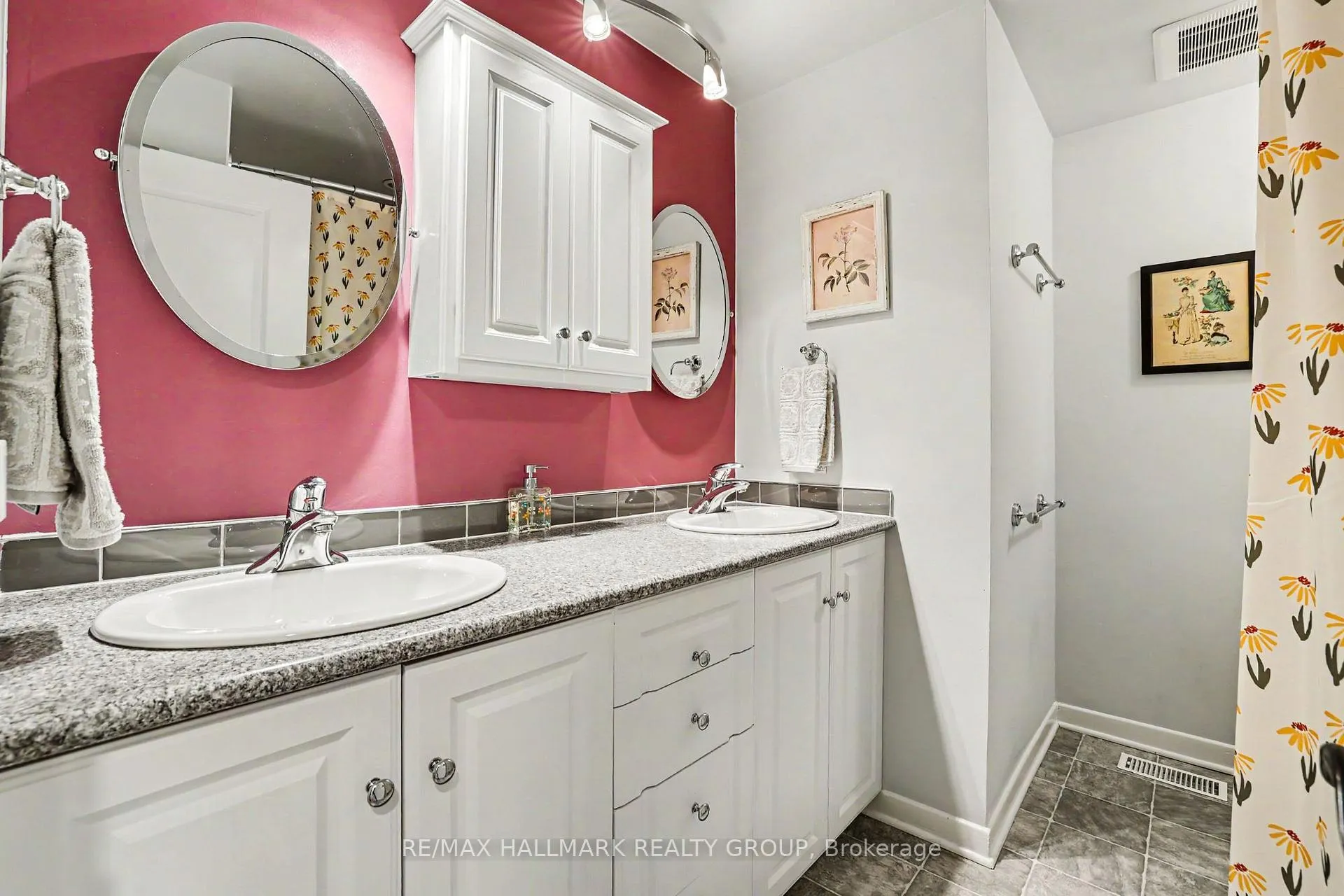 Photo 13 of 33 Newbury Avenue, Ottawa, Borden Farm/Stewart Farm/Carleton Heights/Parkwood Hills — HOMEH
