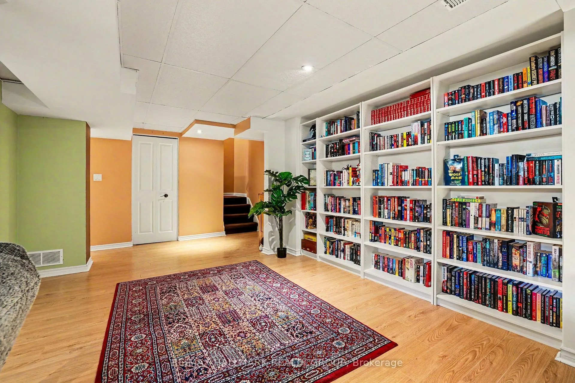 Photo 17 of 33 Newbury Avenue, Ottawa, Borden Farm/Stewart Farm/Carleton Heights/Parkwood Hills — HOMEH