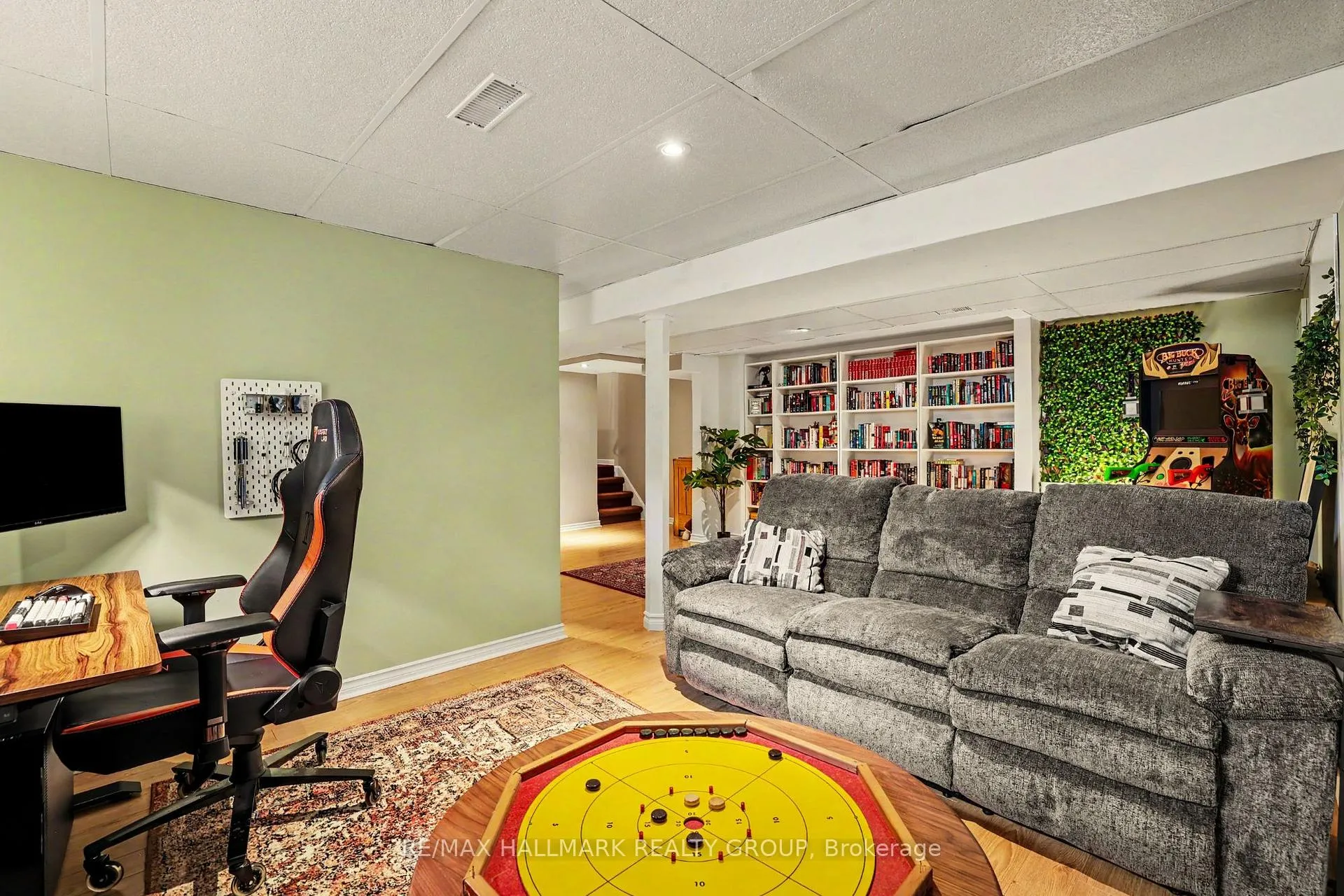 Photo 18 of 33 Newbury Avenue, Ottawa, Borden Farm/Stewart Farm/Carleton Heights/Parkwood Hills — HOMEH