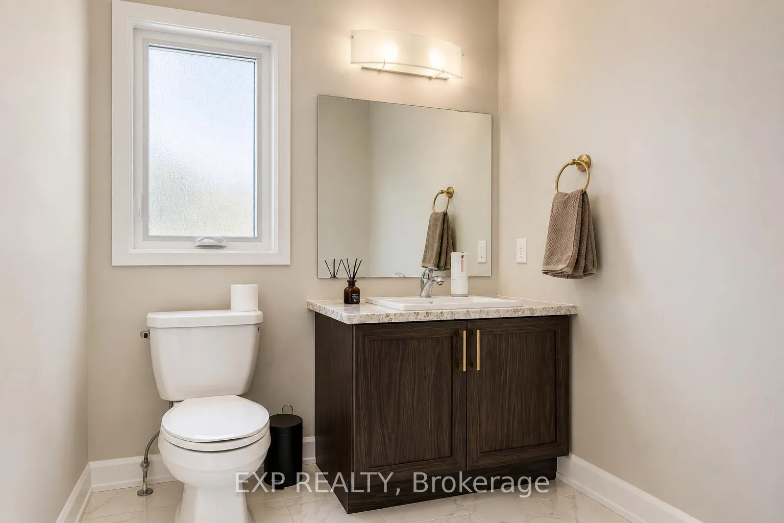 Photo 8 of 305 Moonlight Drive, Russell, Russell Twp — HOMEH
