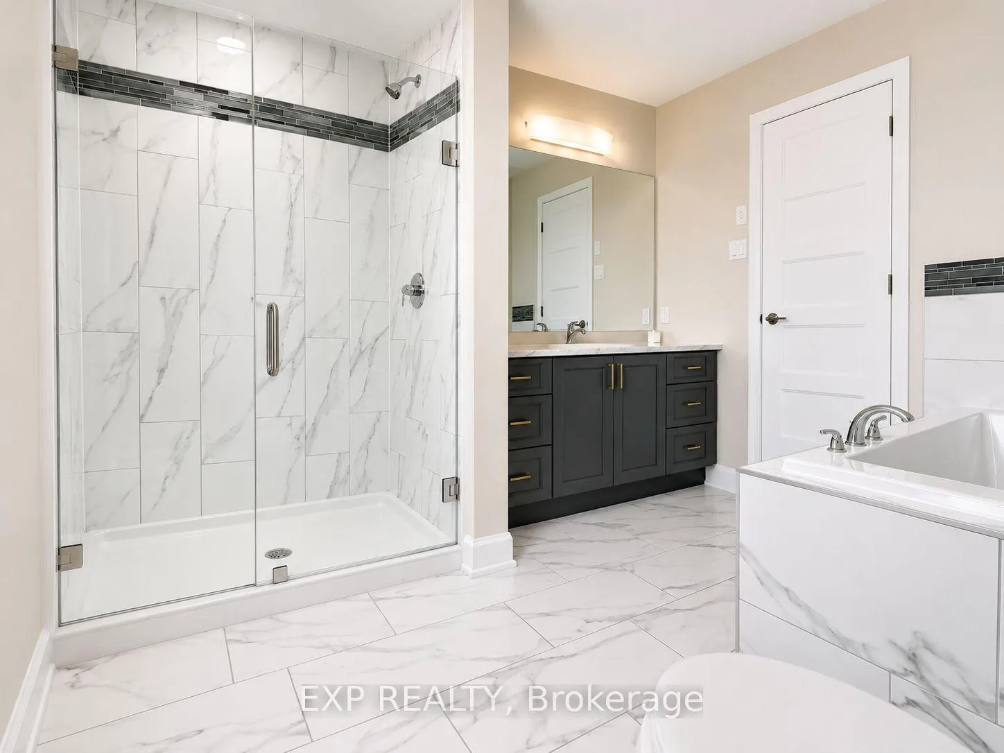 Photo 15 of 305 Moonlight Drive, Russell, Russell Twp — HOMEH