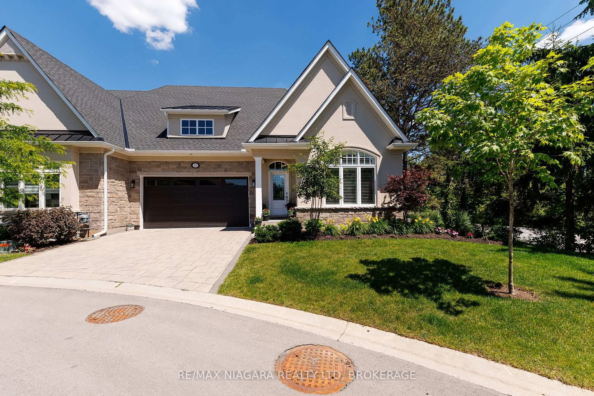 Front of 26 Sassafras Row