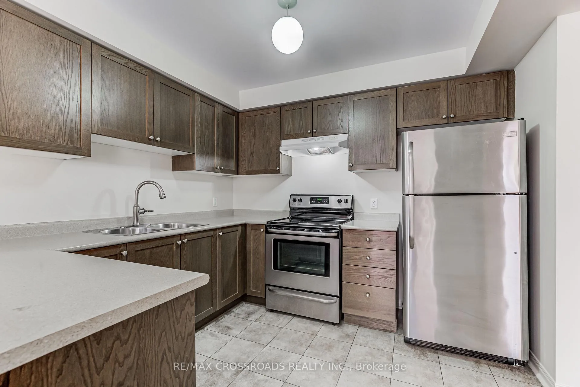 Photo 6 of 1147 Ormond Drive, Oshawa, Samac — HOMEH