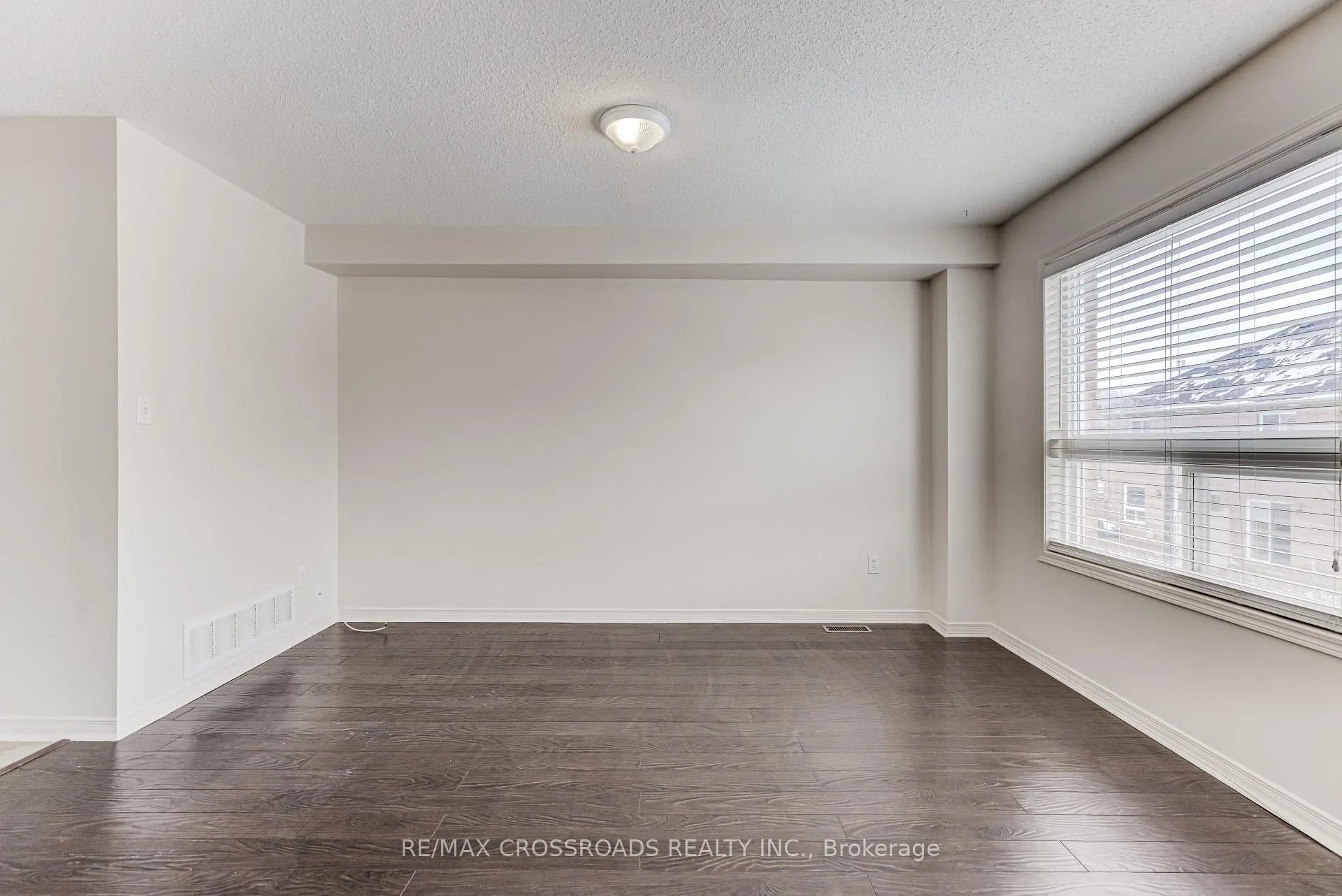 Photo 7 of 1147 Ormond Drive, Oshawa, Samac — HOMEH