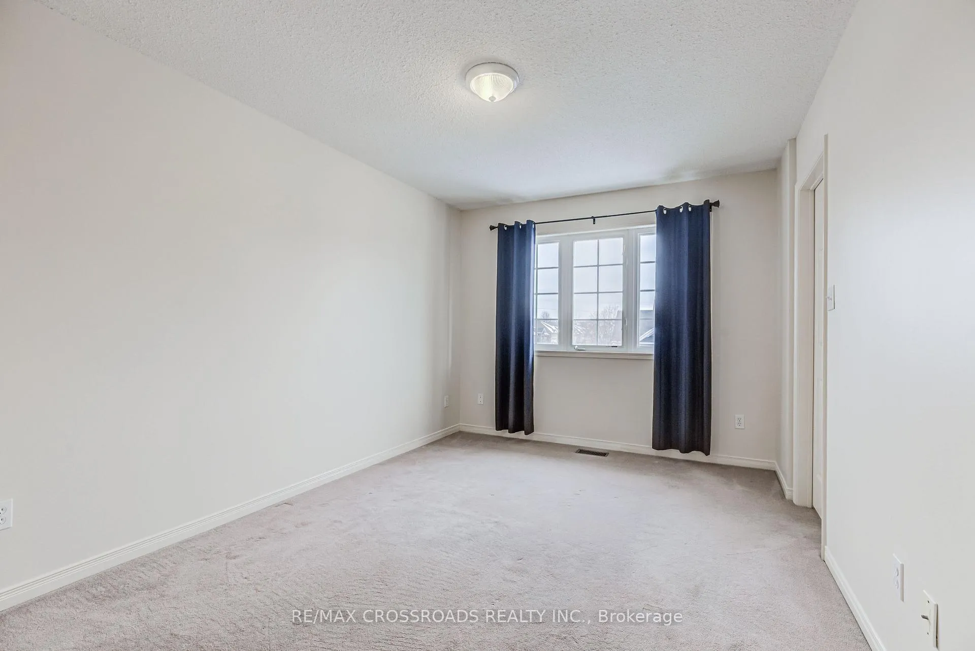 Photo 14 of 1147 Ormond Drive, Oshawa, Samac — HOMEH