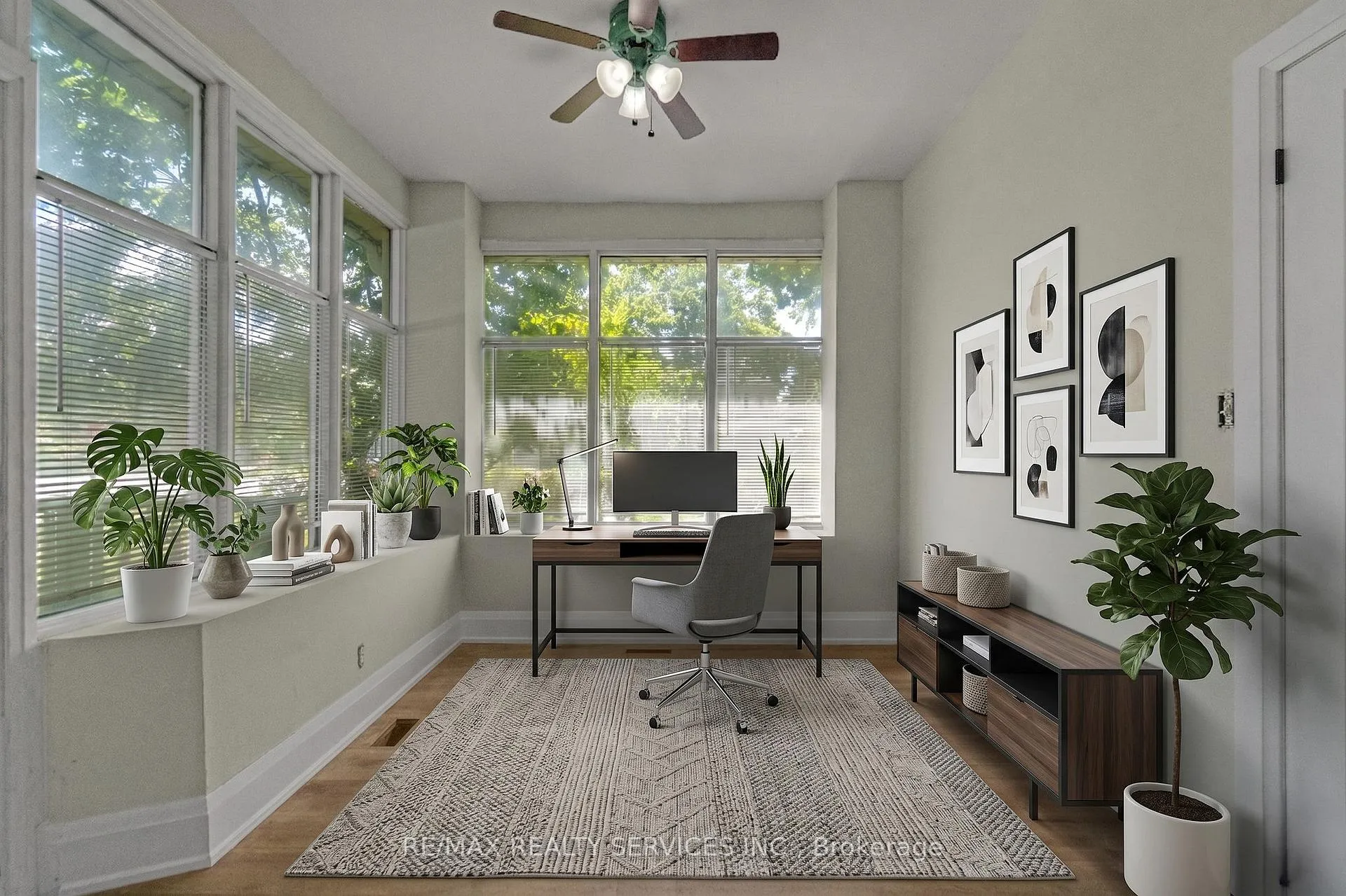 Photo 3 of Unit 2, 939 Beach Boulevard, Hamilton, Hamilton Beach — HOMEH