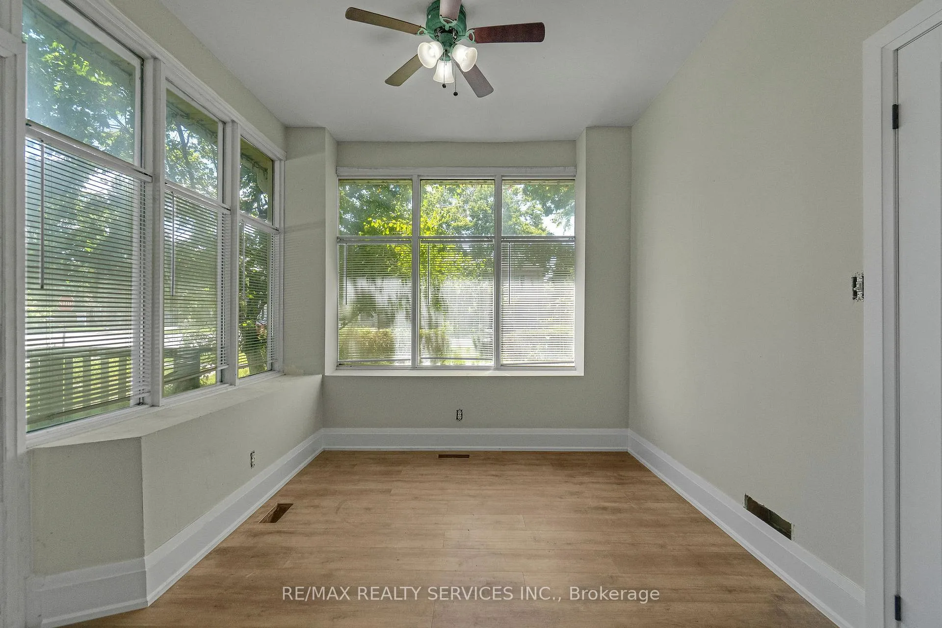 Photo 4 of Unit 2, 939 Beach Boulevard, Hamilton, Hamilton Beach — HOMEH