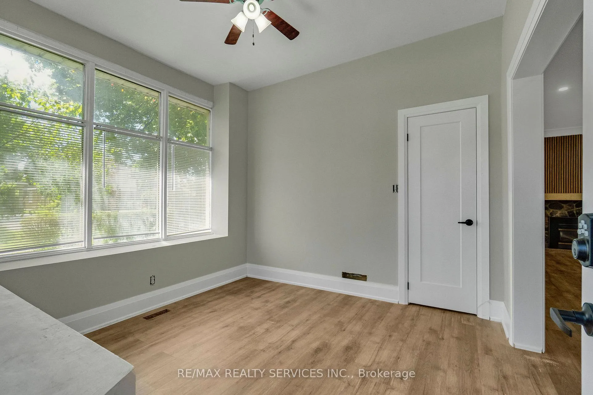 Photo 5 of Unit 2, 939 Beach Boulevard, Hamilton, Hamilton Beach — HOMEH