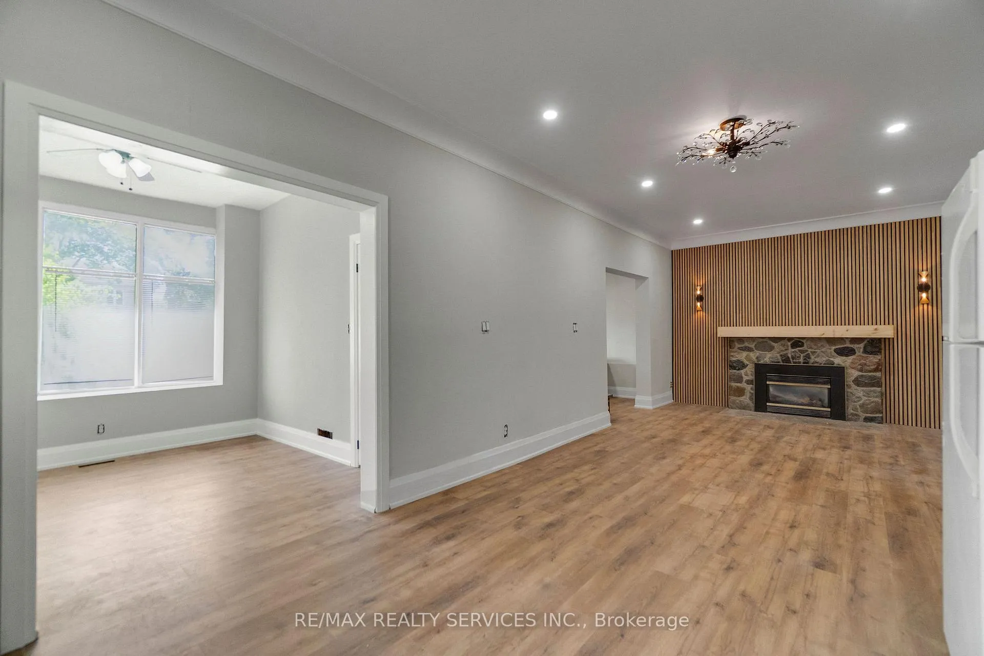 Photo 9 of Unit 2, 939 Beach Boulevard, Hamilton, Hamilton Beach — HOMEH